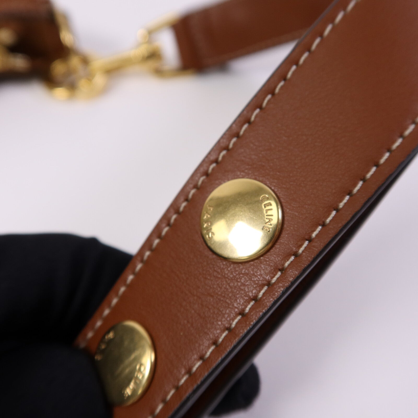 CELINE 牛皮皮革Ava金扣肩背袋
