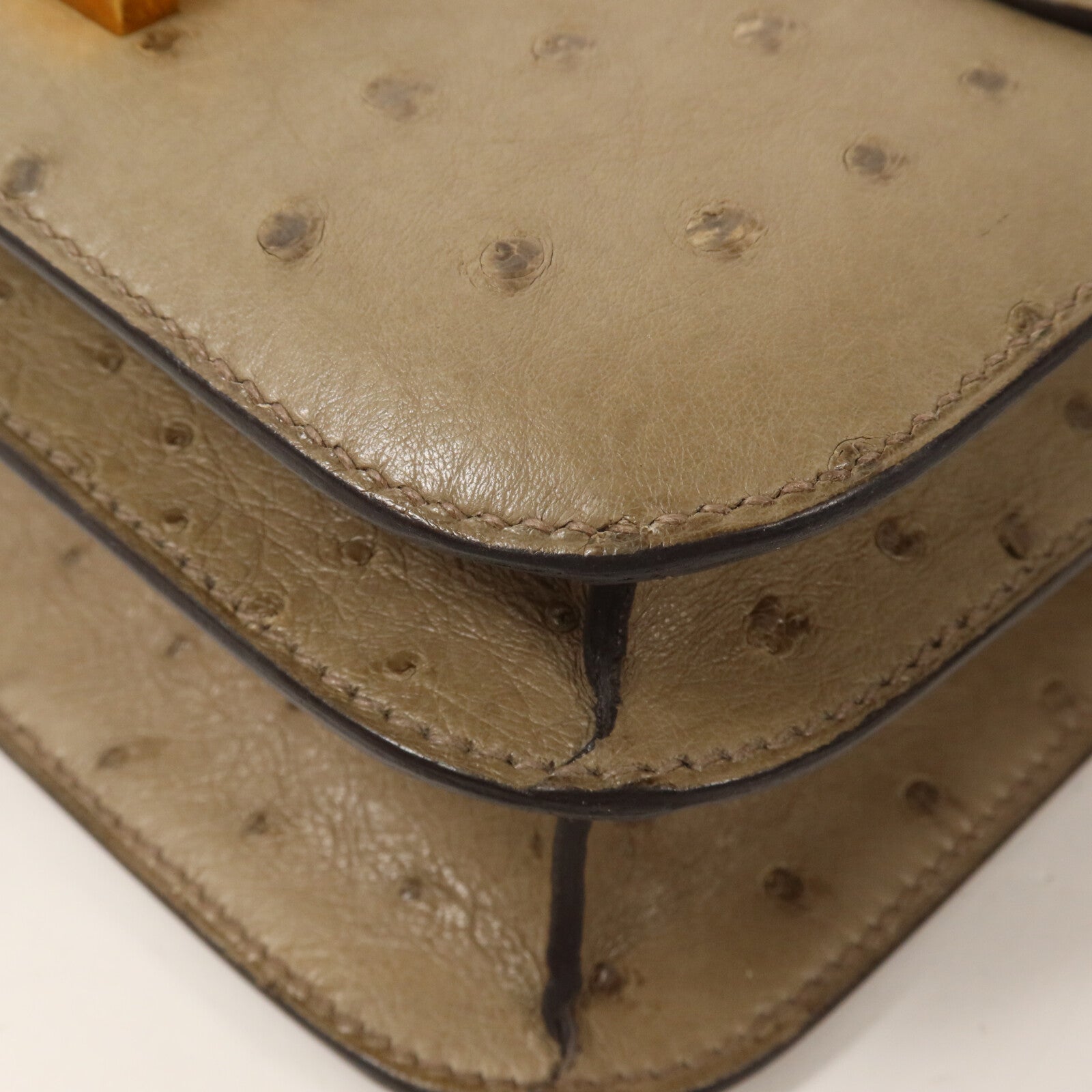 HERMES 鴕鳥皮革Constance 24肩背袋Gris Asphalte