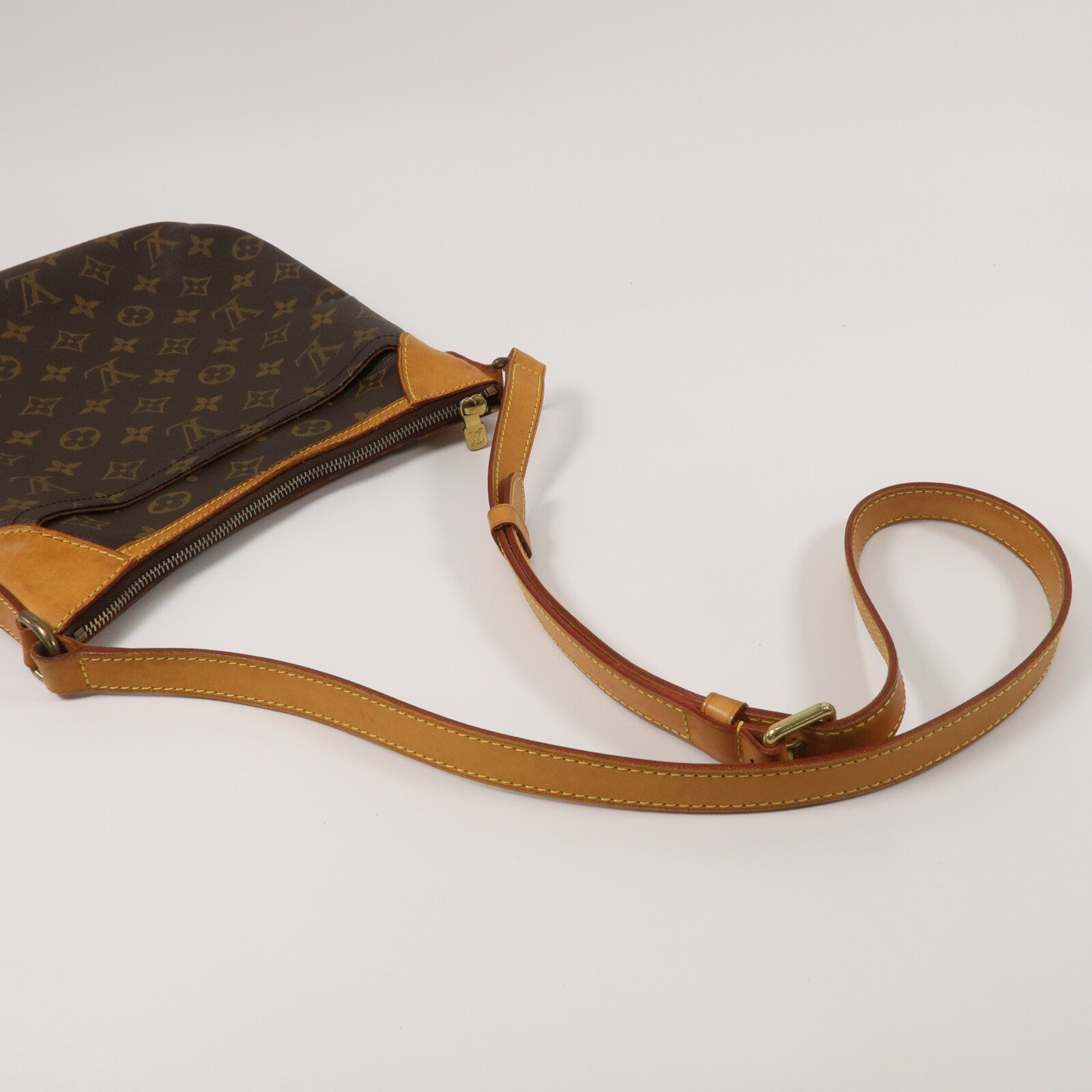 LOUIS VUITTON Monogram Odeon PM肩背袋