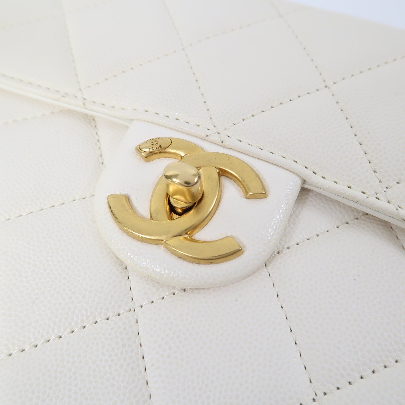 CHANEL Caviar皮革Chain Shoulder金扣鏈帶肩背袋白色