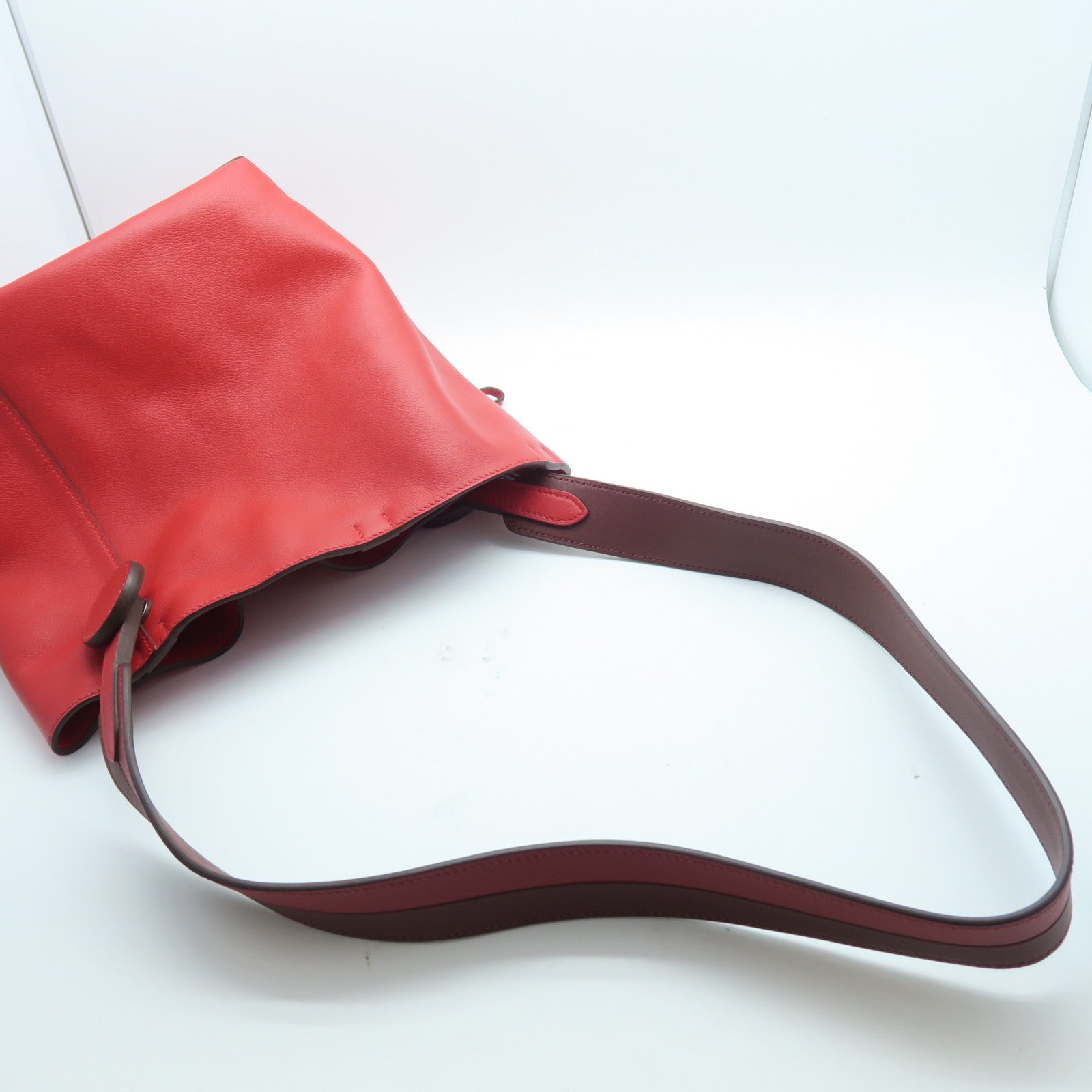 HERMES 【激減優惠】Swift皮革Sac Licol 17銀扣肩背袋紅色
