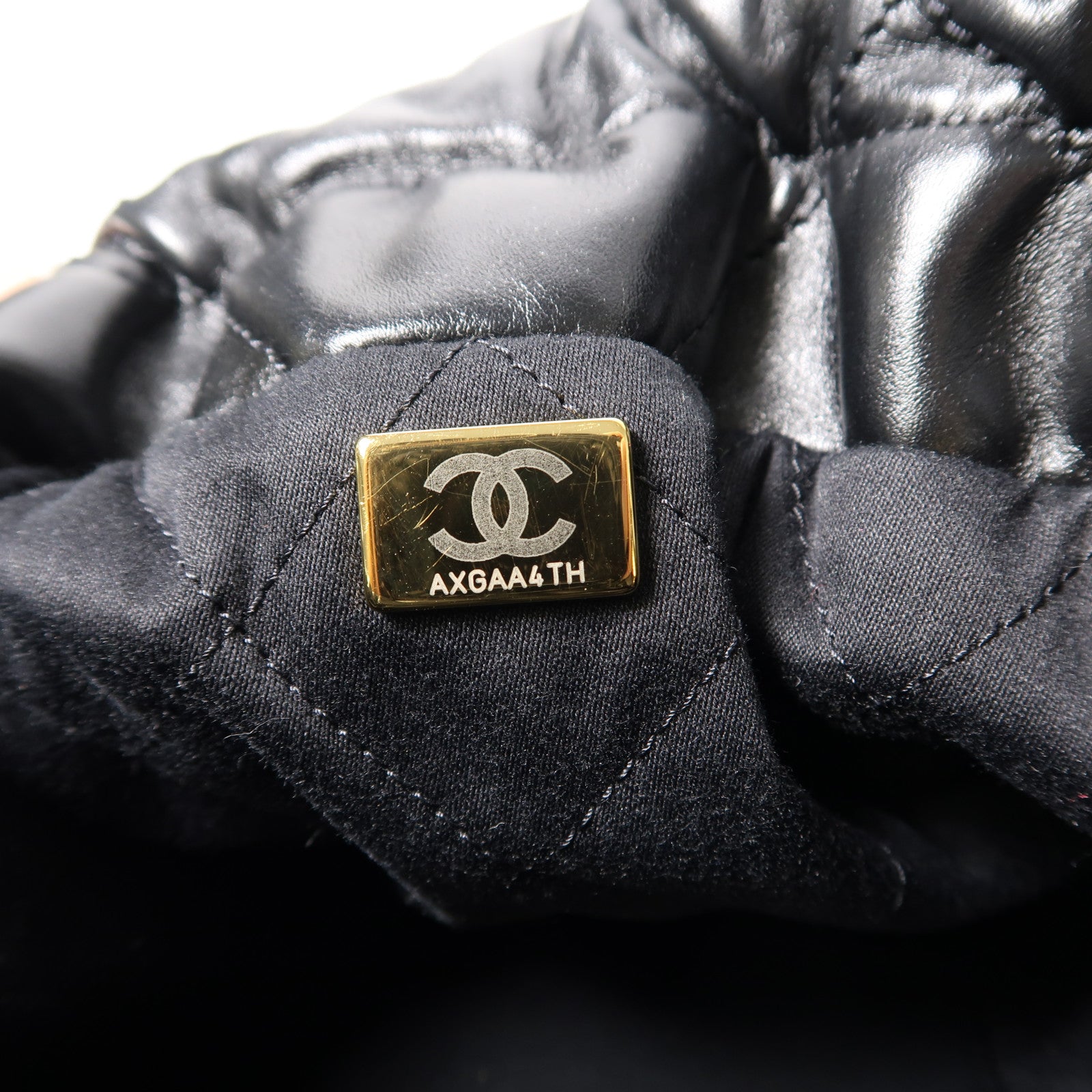 CHANEL 菱格牛皮皮革Mini 22鏈帶肩背袋黑色