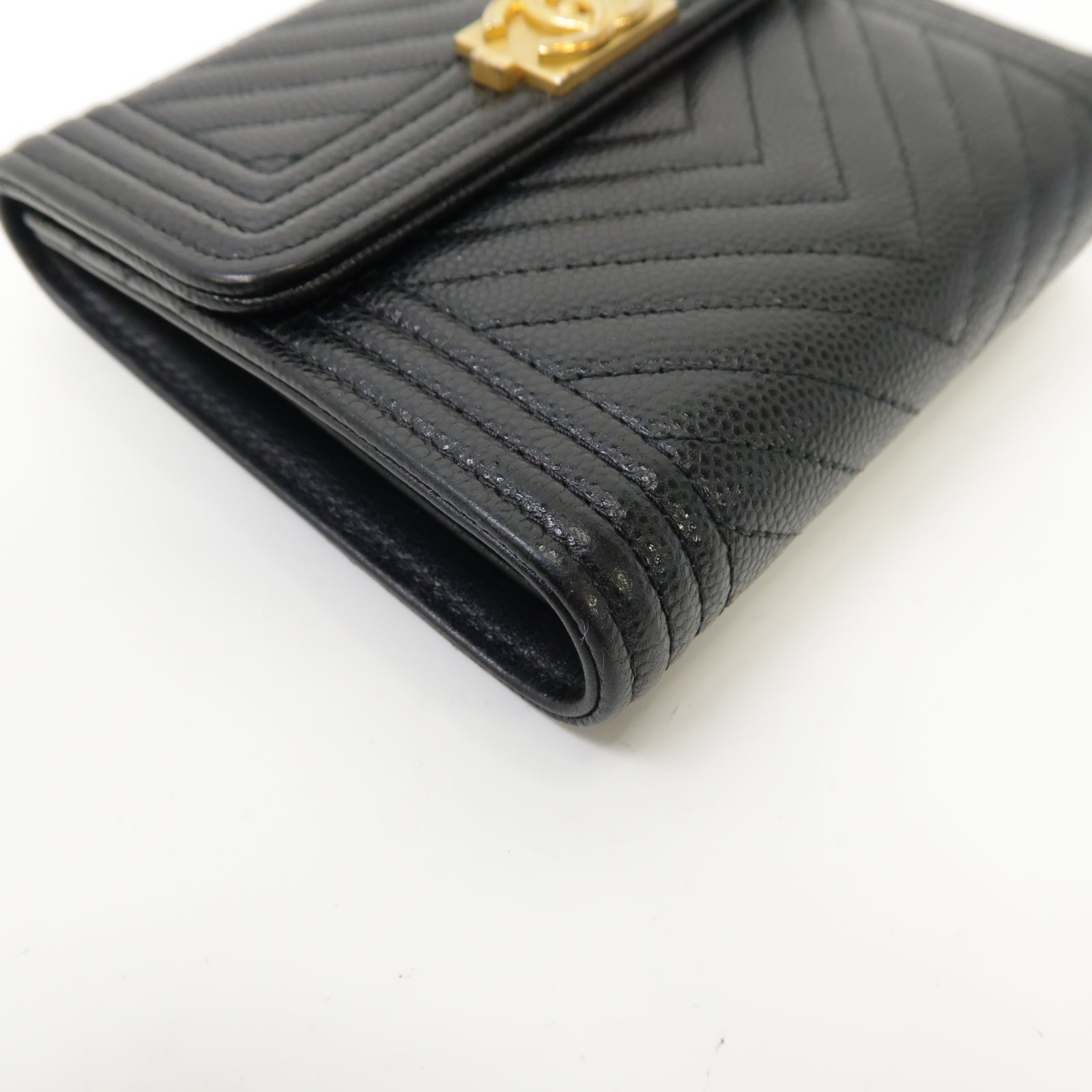 CHANEL 斜紋Caviar皮革Boy Wallet金扣折叠钱包黑色