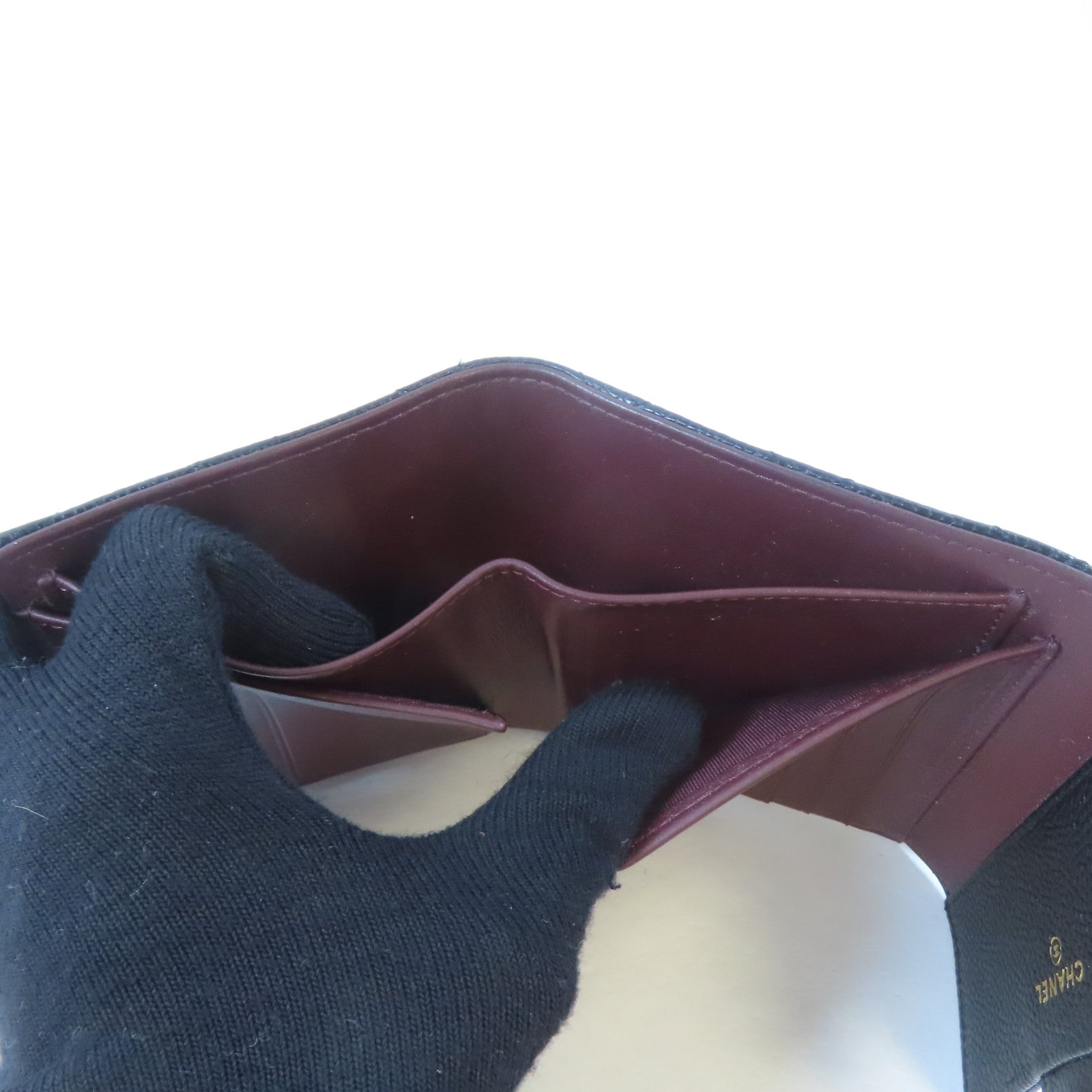 CHANEL 菱格Caviar皮革Trifold Wallet金扣錢包黑色