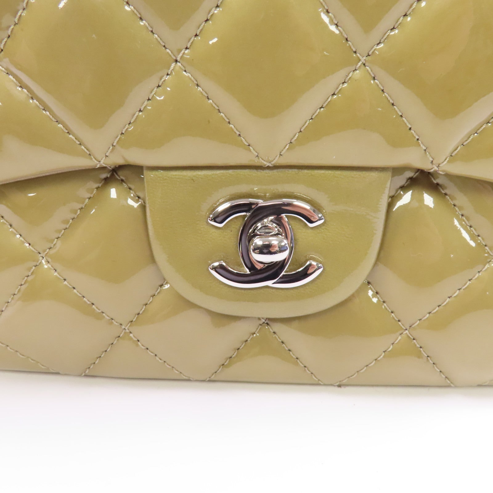 CHANEL 菱格漆皮皮革Chain Shoulder Bag銀扣鏈帶肩背袋米色