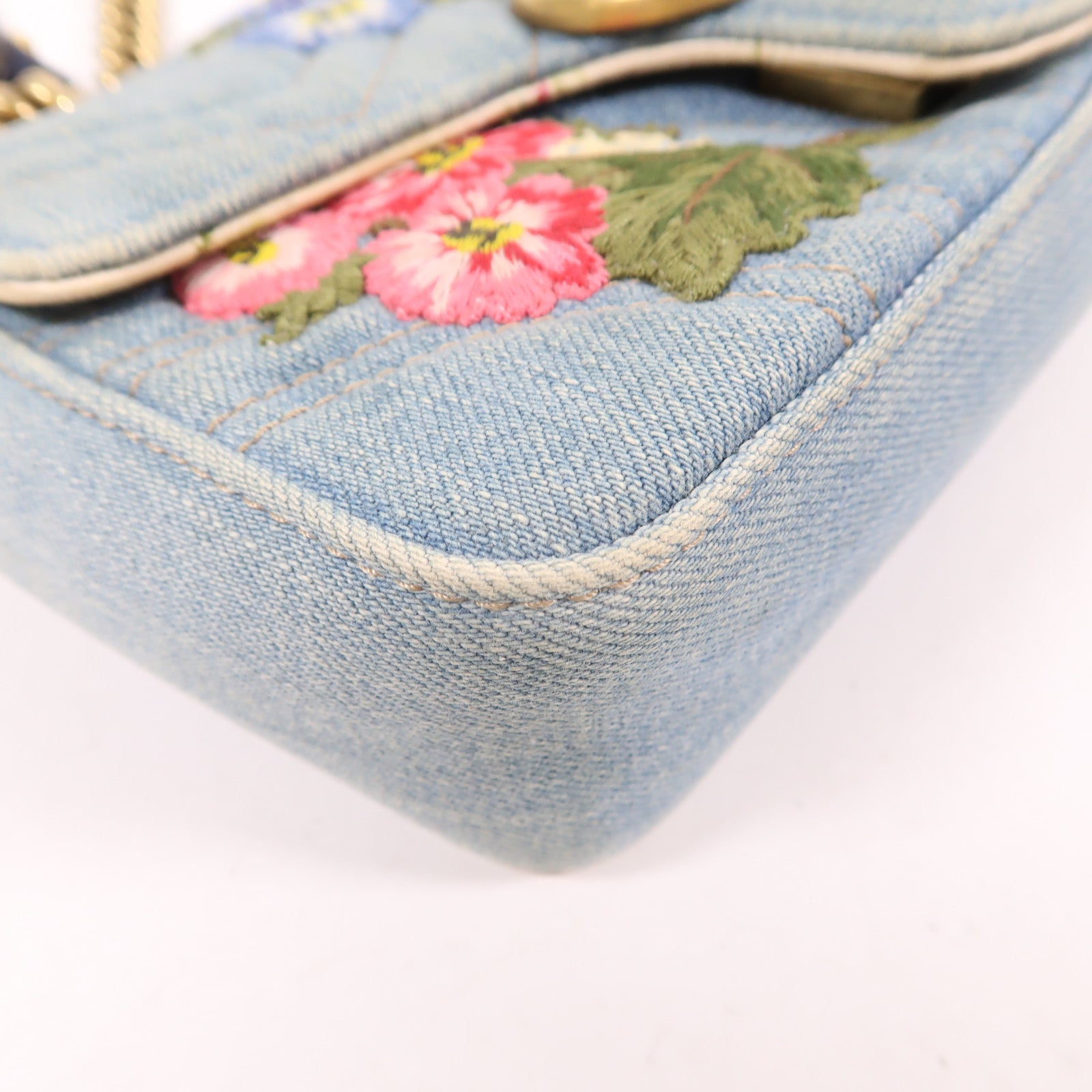 GUCCI 牛仔布Mini GG Marmont金扣鏈帶肩背袋