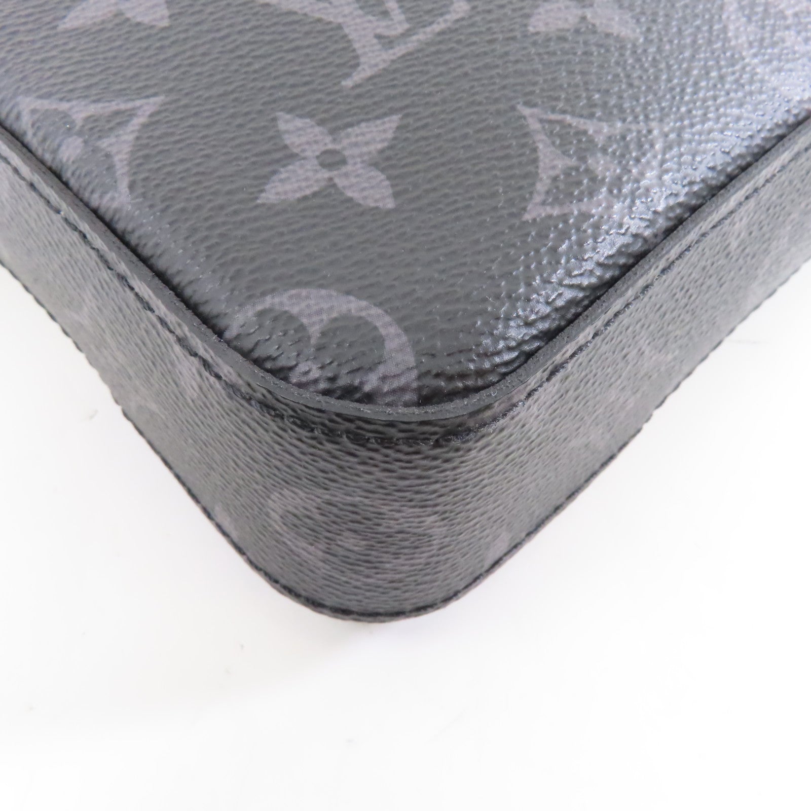 LOUIS VUITTON Monogram Eclipse Trio  Messenger銀扣肩背袋黑色