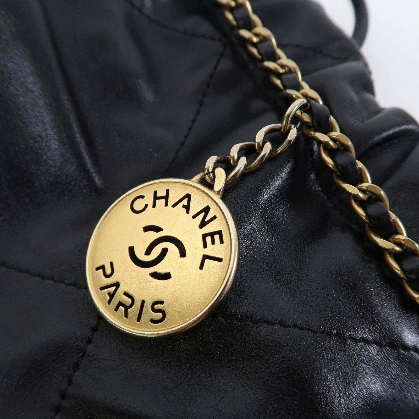 CHANEL 菱格牛皮皮革Mini 22鏈帶肩背袋黑色