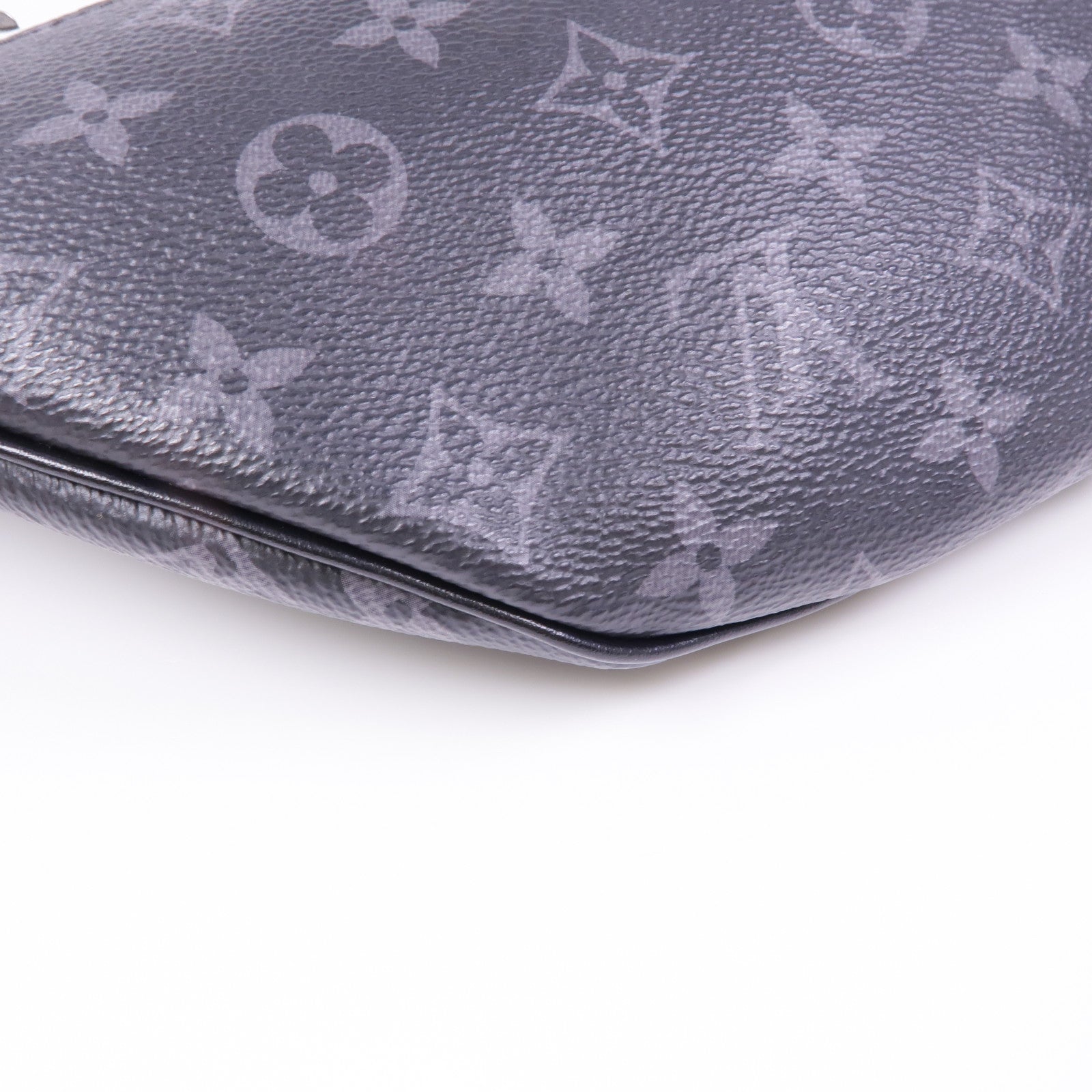 LOUIS VUITTON Monogram Eclipse Discovery斜孭袋