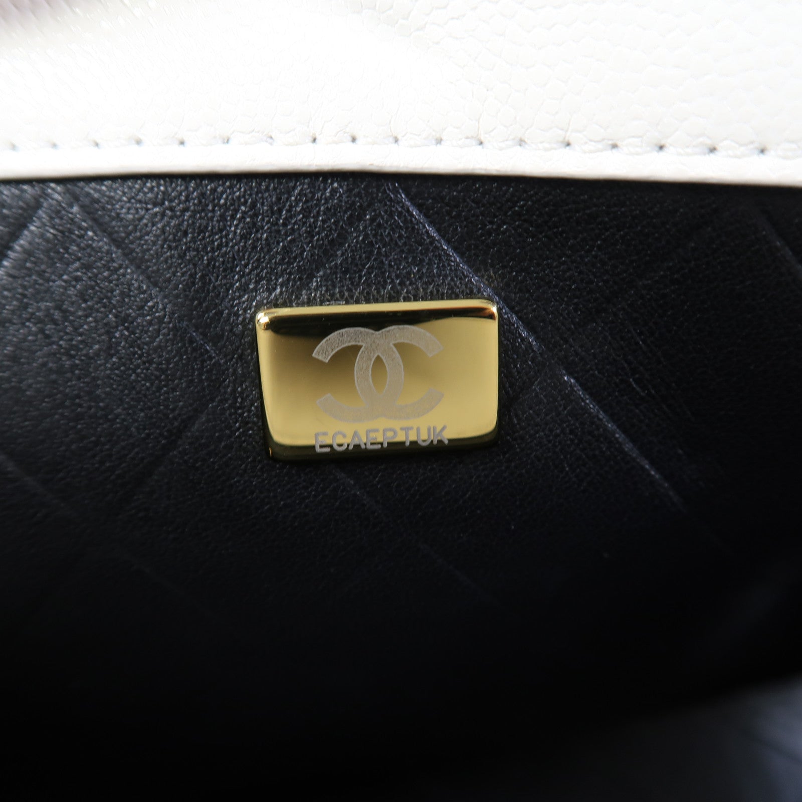 CHANEL Caviar皮革Chain Shoulder金扣鏈帶肩背袋白色