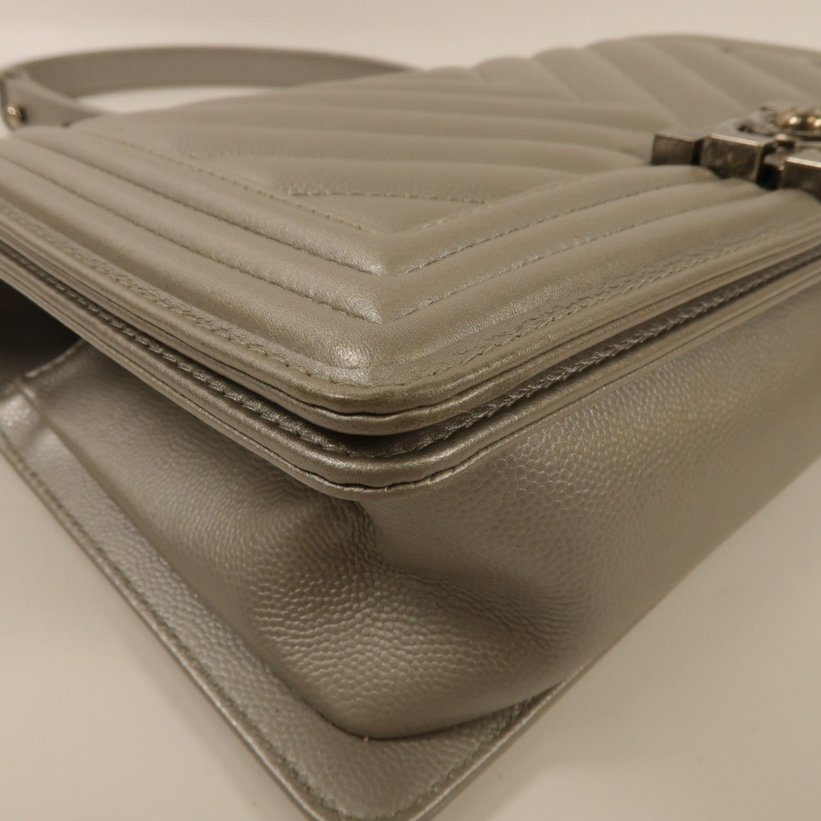 CHANEL CC Boy 25 Chain Shoulder Handbag A67086 Calfskin Leather Gray