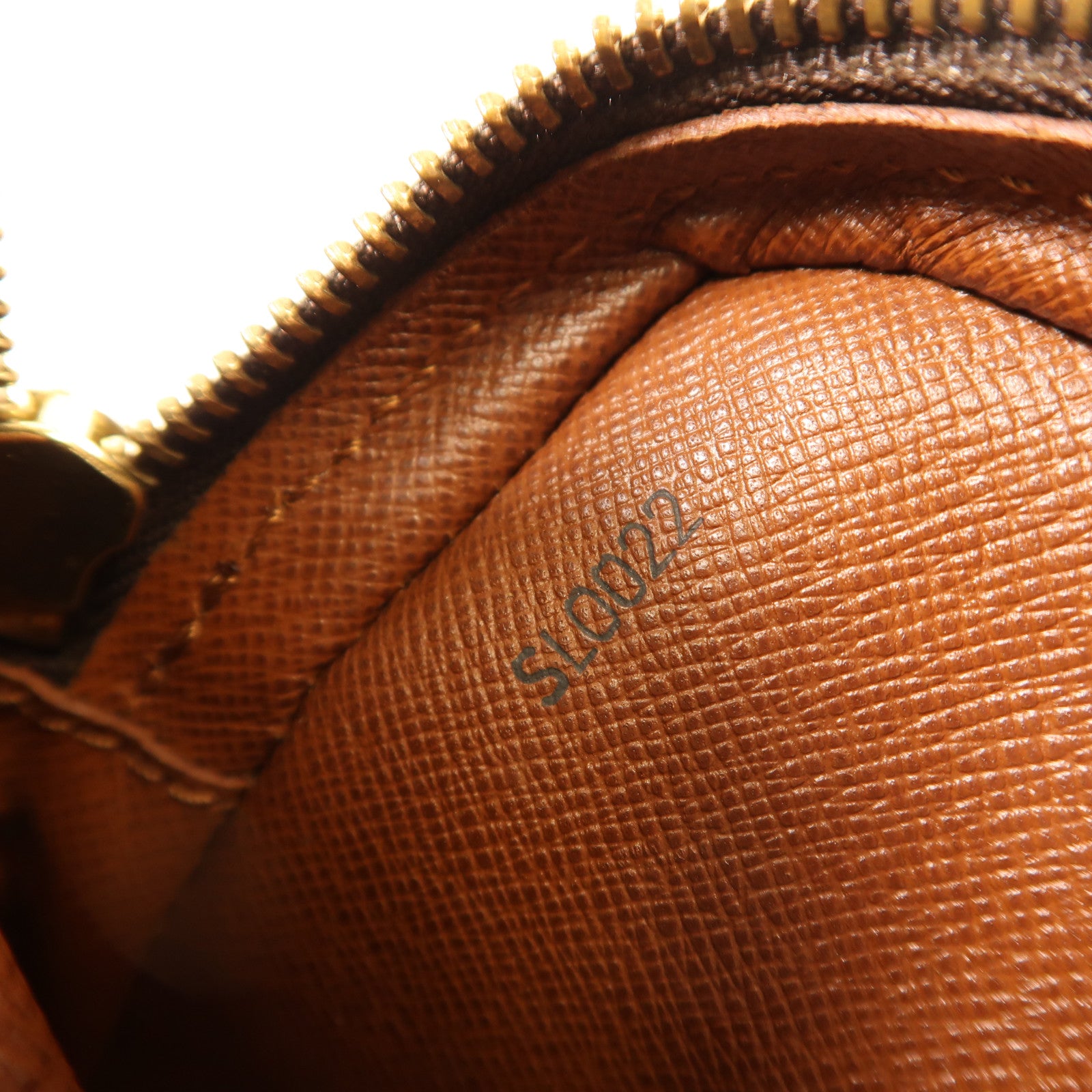 LOUIS VUITTON Monogram Danube金扣肩背袋啡色