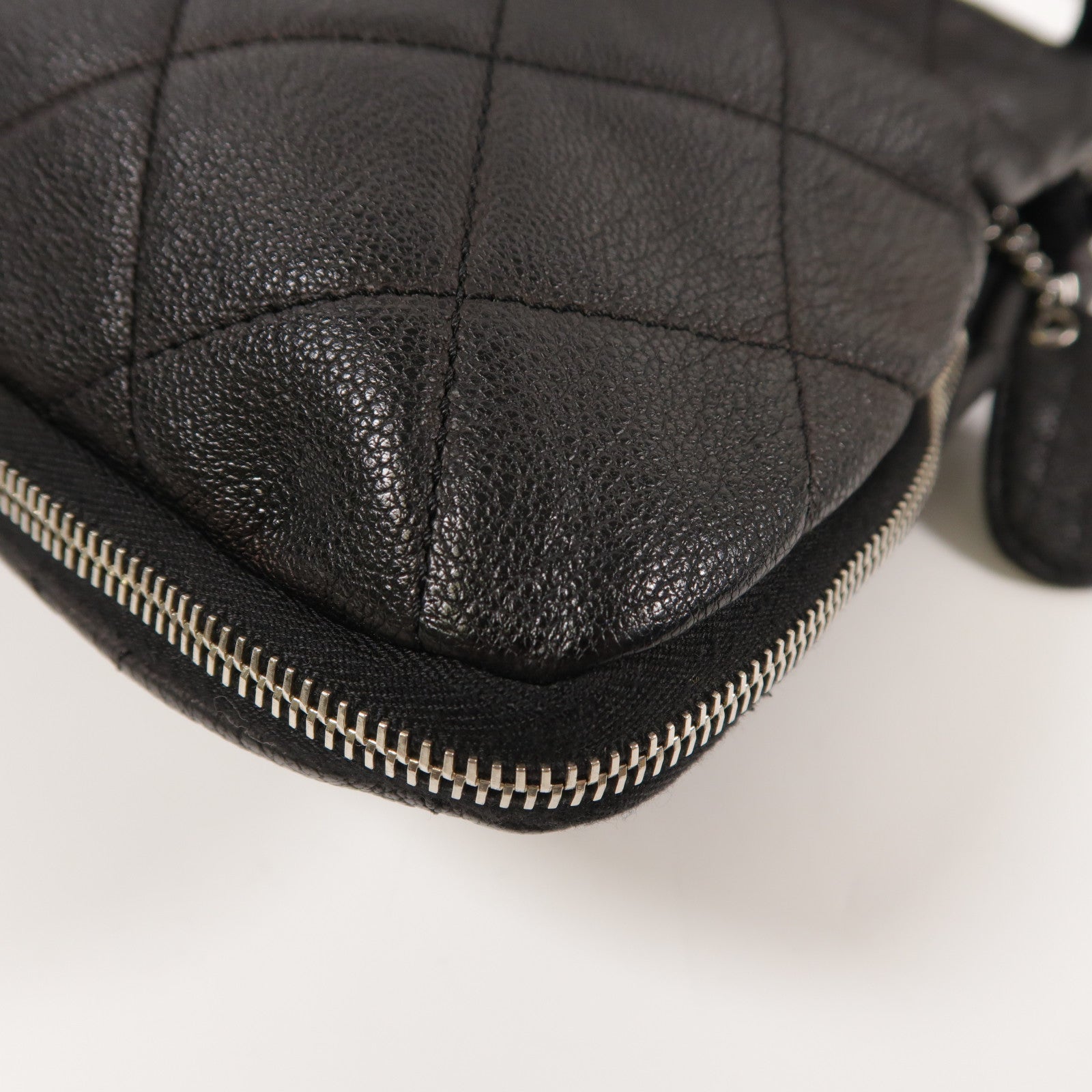 CHANEL 牛皮皮革Shoulder Bag銀扣肩背袋