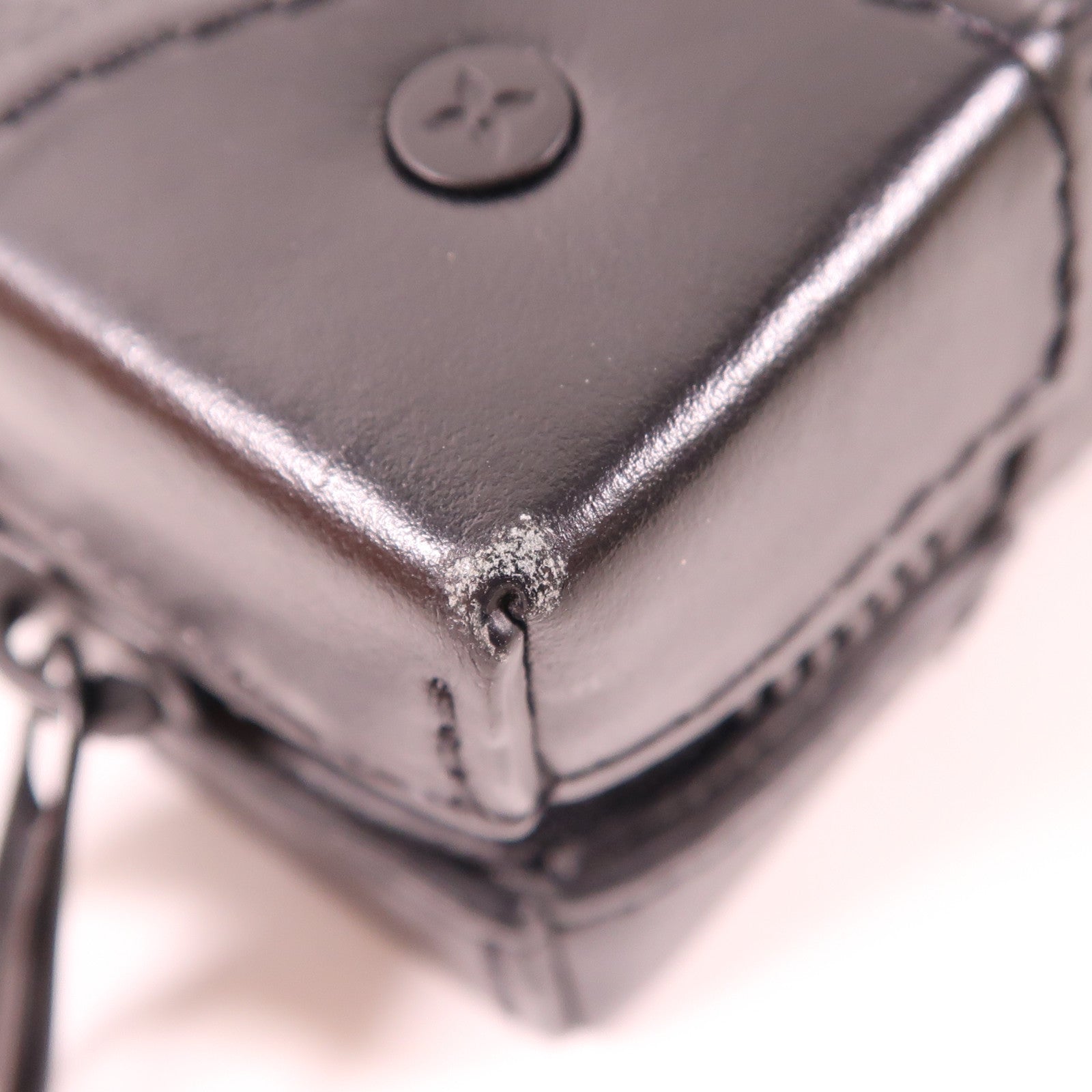 LOUIS VUITTON Monogram Eclipse Soft Trunk Wallet肩背袋