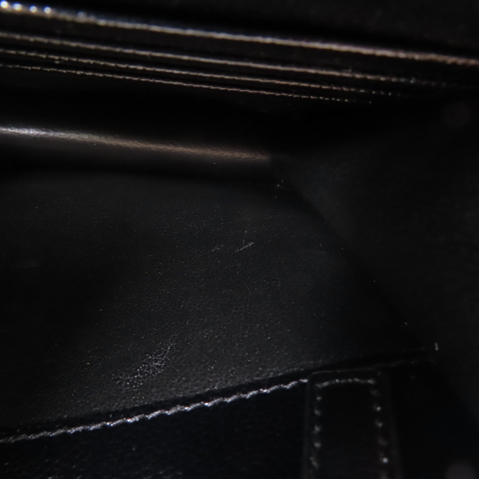 YVES SAINT LAURENT 牛皮皮革Chain Shoulder鏈帶肩背袋