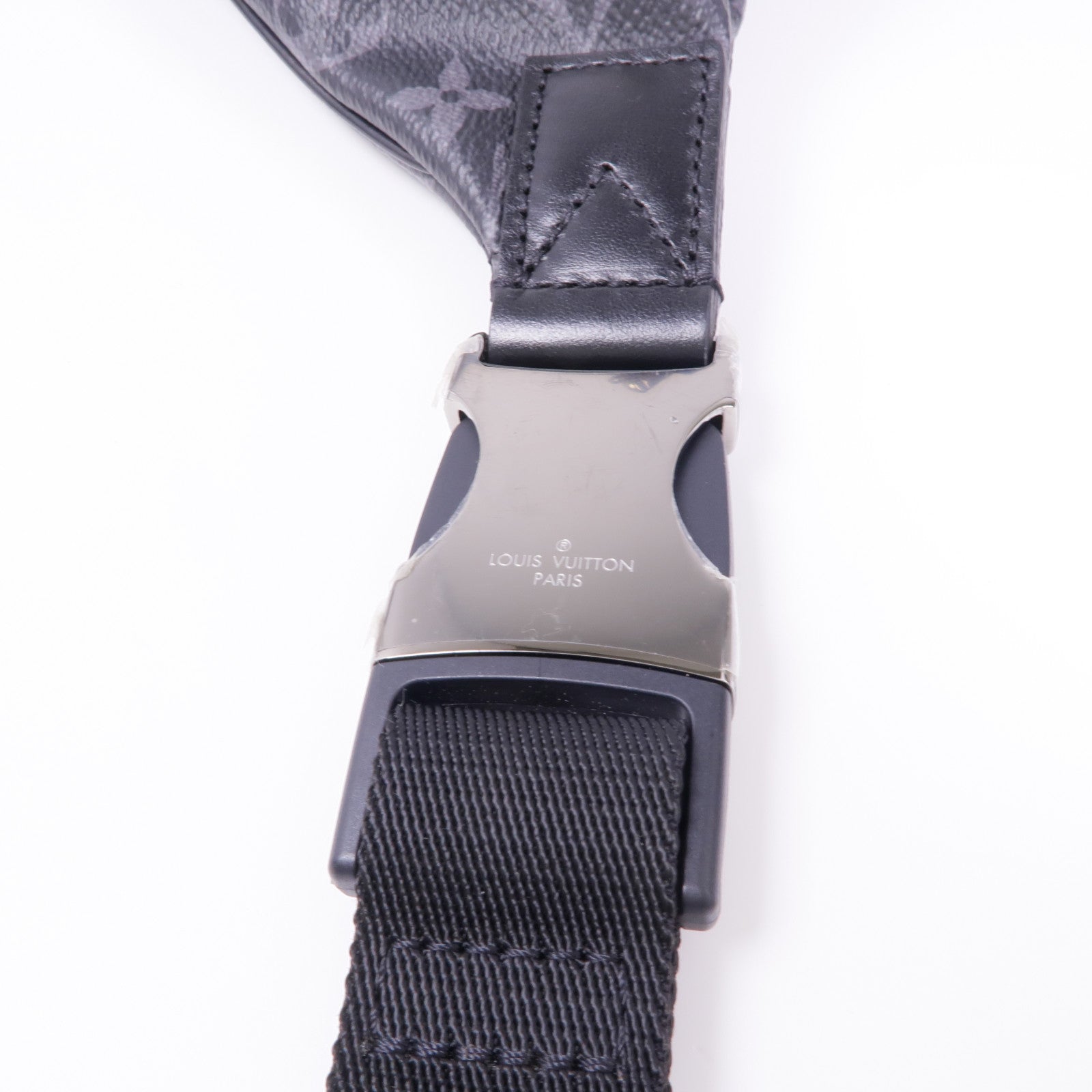 LOUIS VUITTON Monogram Eclipse Discovery斜孭袋
