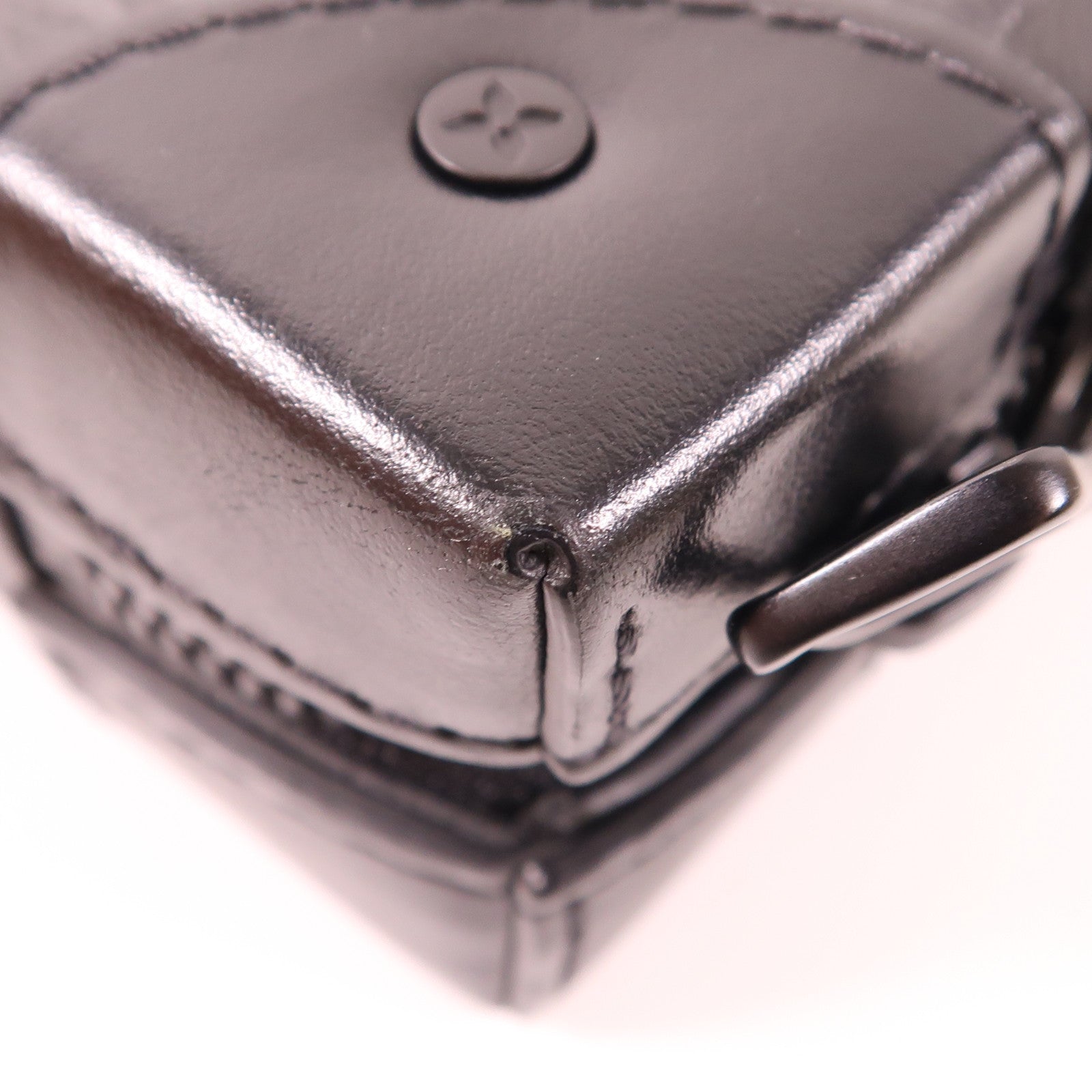 LOUIS VUITTON Monogram Eclipse Soft Trunk Wallet肩背袋