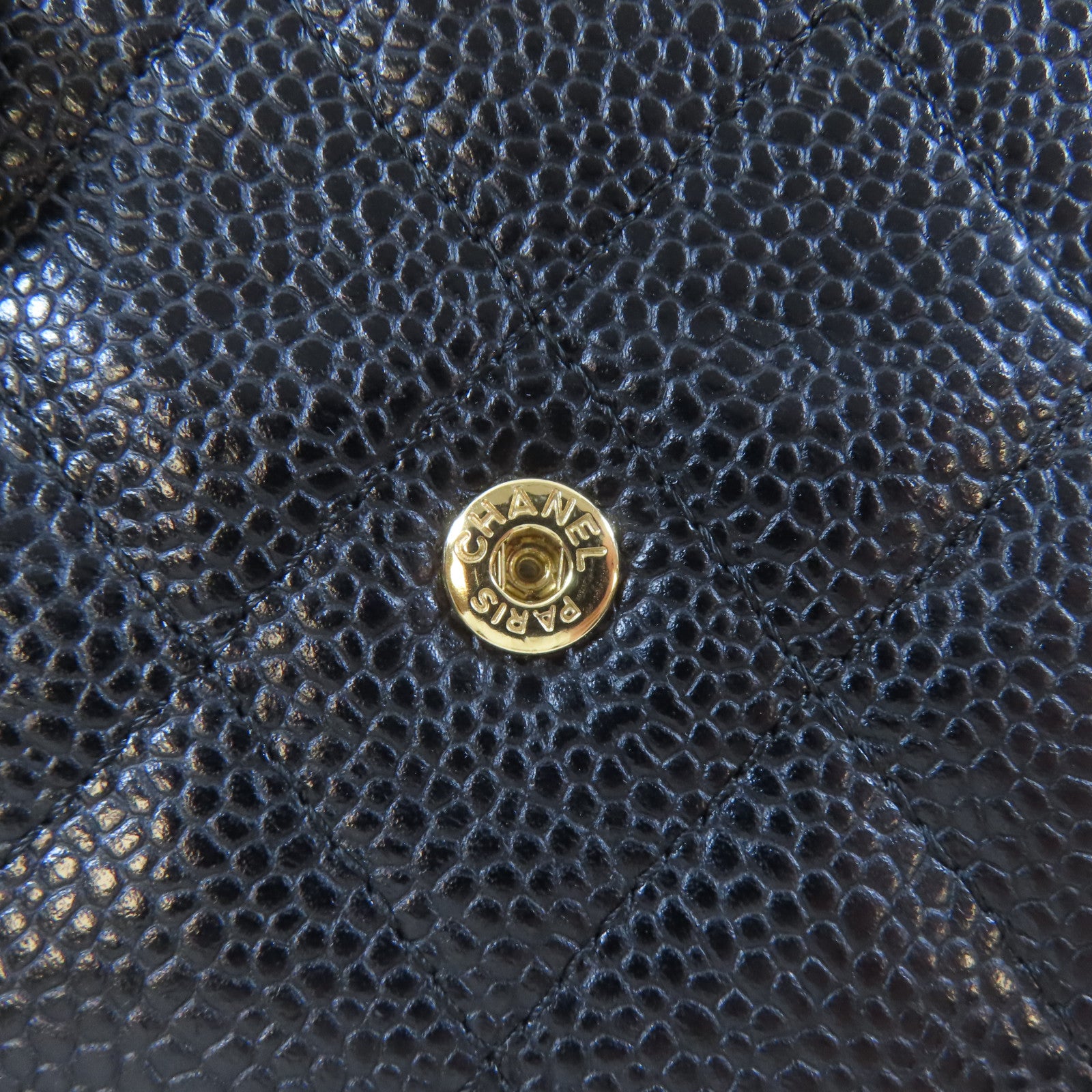 CHANEL 菱格Caviar皮革Trifold Wallet金扣錢包黑色