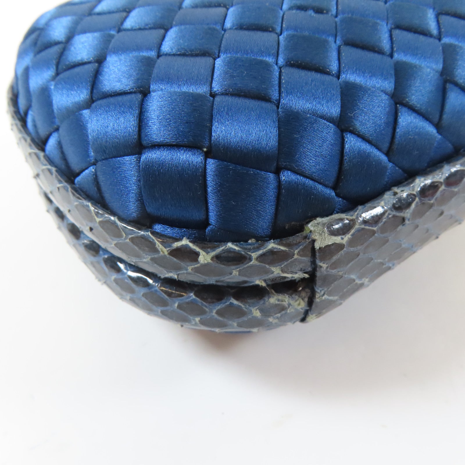 BOTTEGA VENETA 緞布/蛇皮皮革Clutch Bag黑扣手拿包藍色