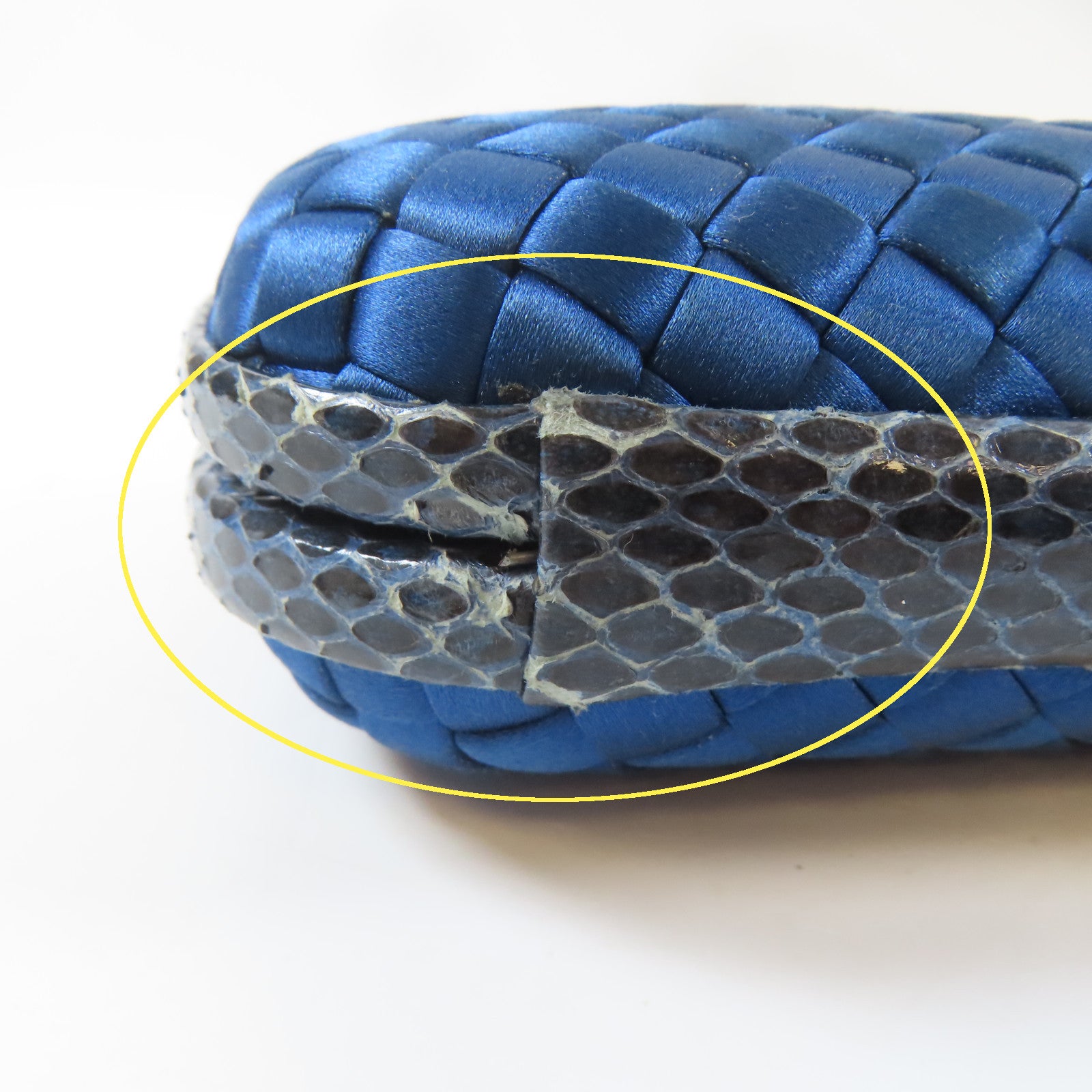 BOTTEGA VENETA 緞布/蛇皮皮革Clutch Bag黑扣手拿包藍色