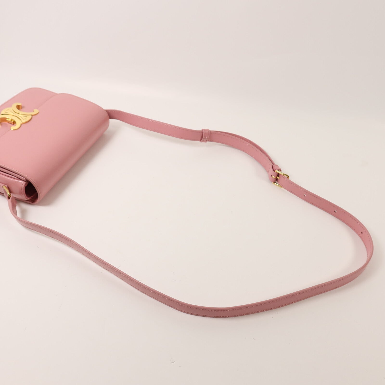CELINE 【激減優惠】牛皮皮革Teen Triomphe金扣肩背袋