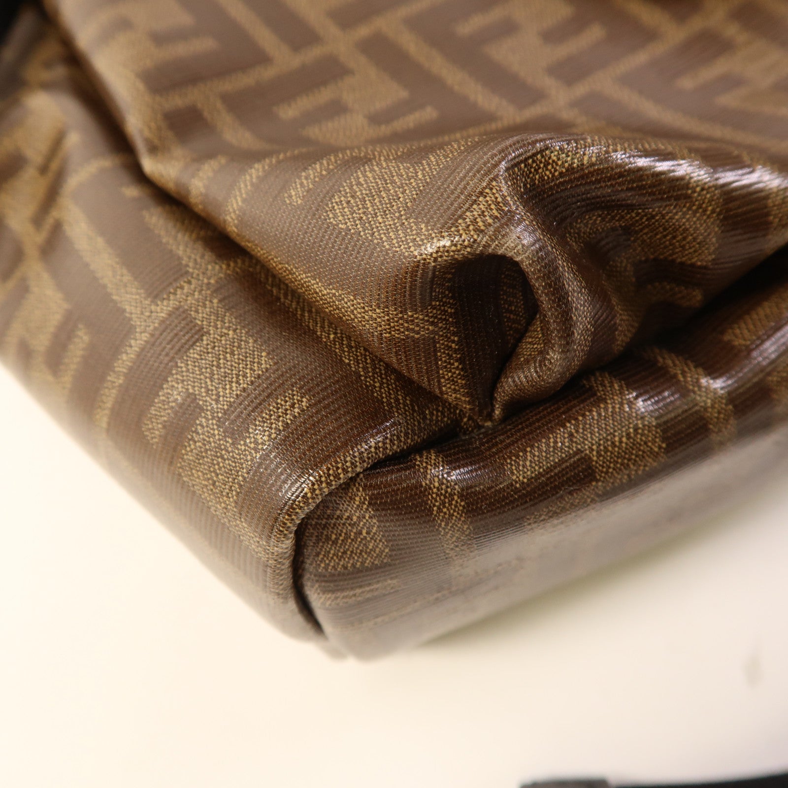 FENDI 塗層帆布Backpack銀扣背包