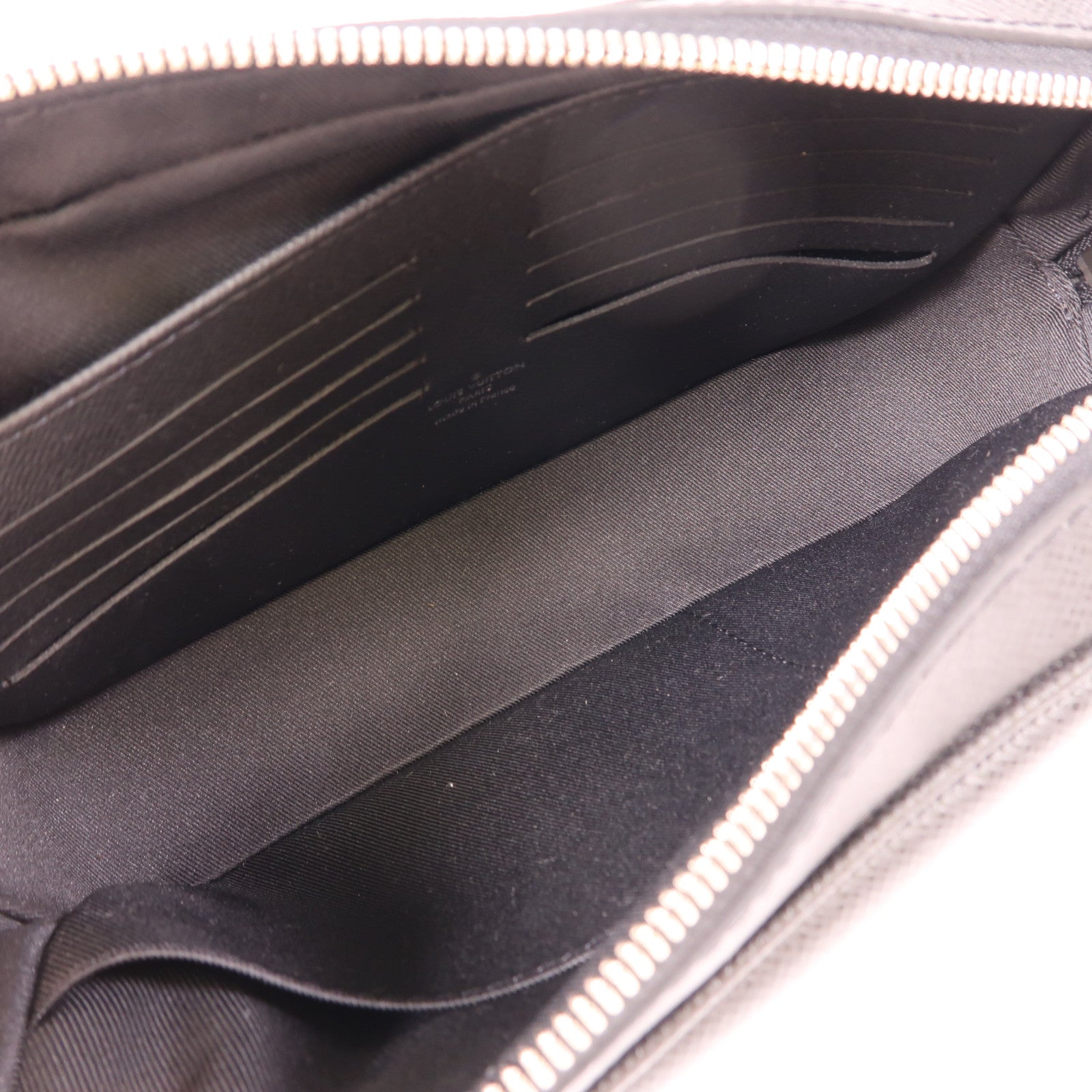 LOUIS VUITTON Taiga Kasai Clutch銀扣手拿包