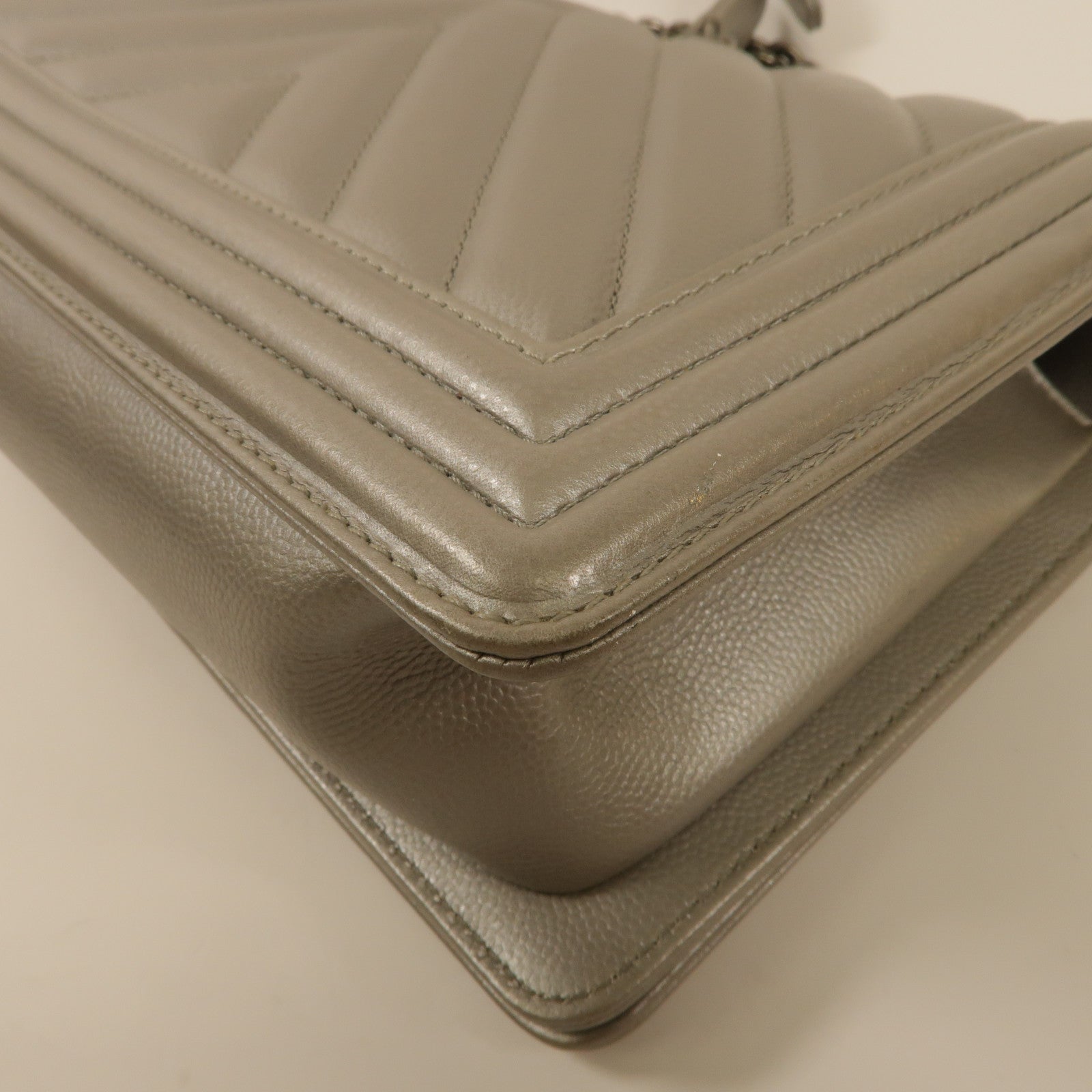 CHANEL CC Boy 25 Chain Shoulder Handbag A67086 Calfskin Leather Gray