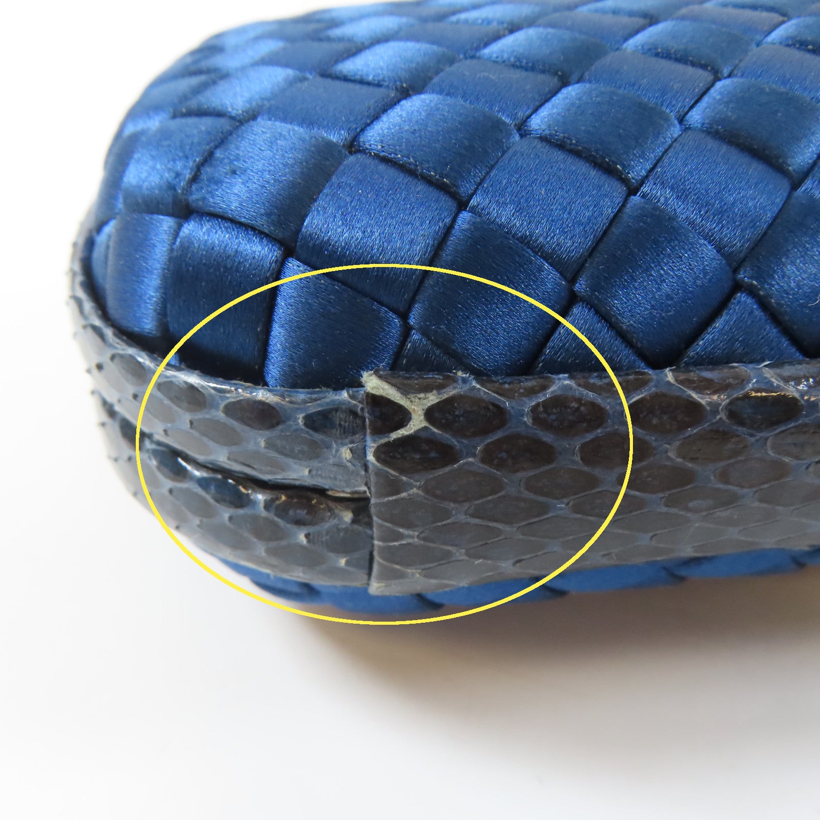 BOTTEGA VENETA 緞布/蛇皮皮革Clutch Bag黑扣手拿包藍色