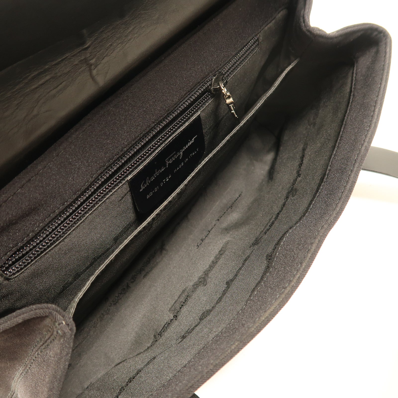 Salvatore Ferragamo 帆布/皮革Shoulder Bag銀扣肩背袋