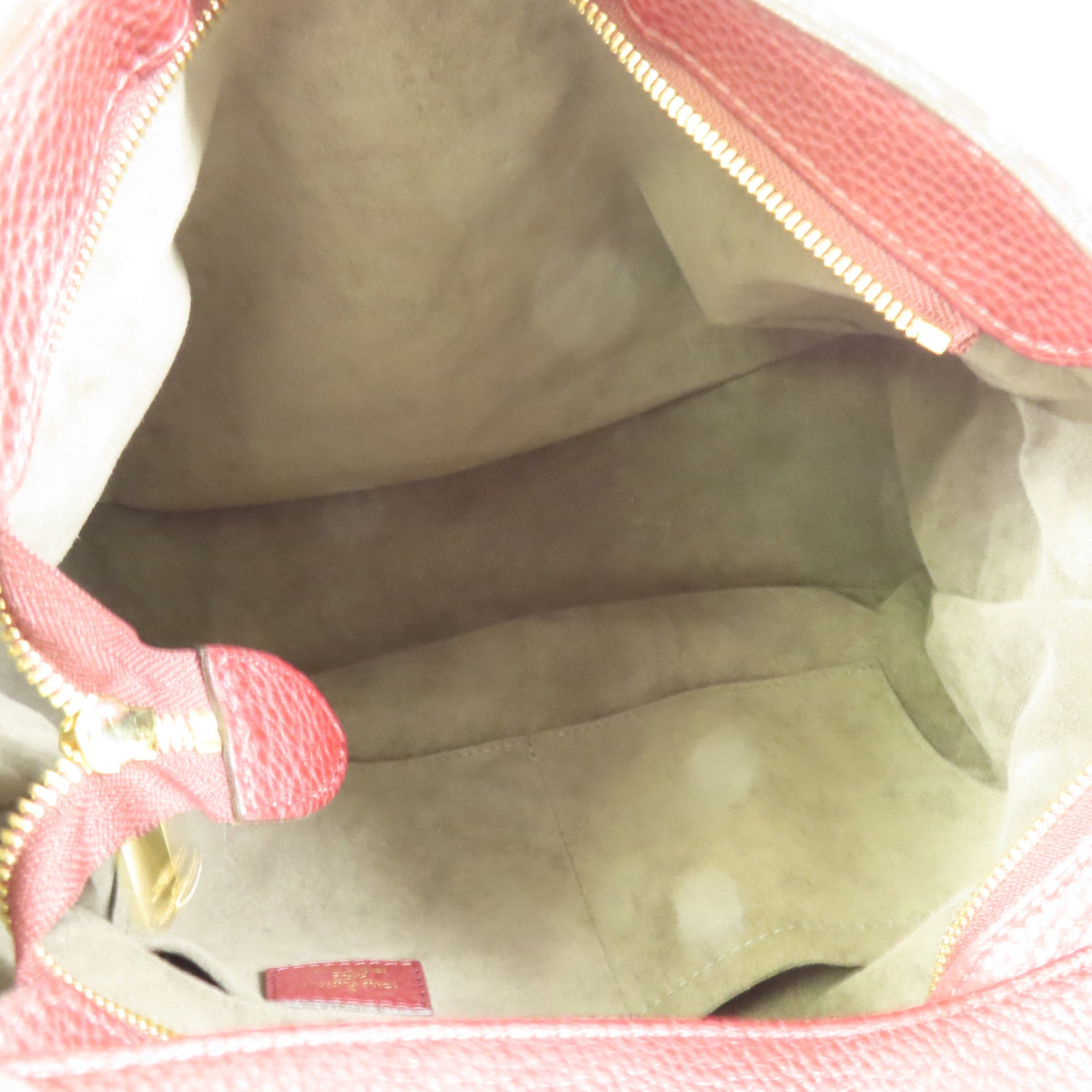 LOUIS VUITTON Mahina Shoulder Bag金扣肩背袋