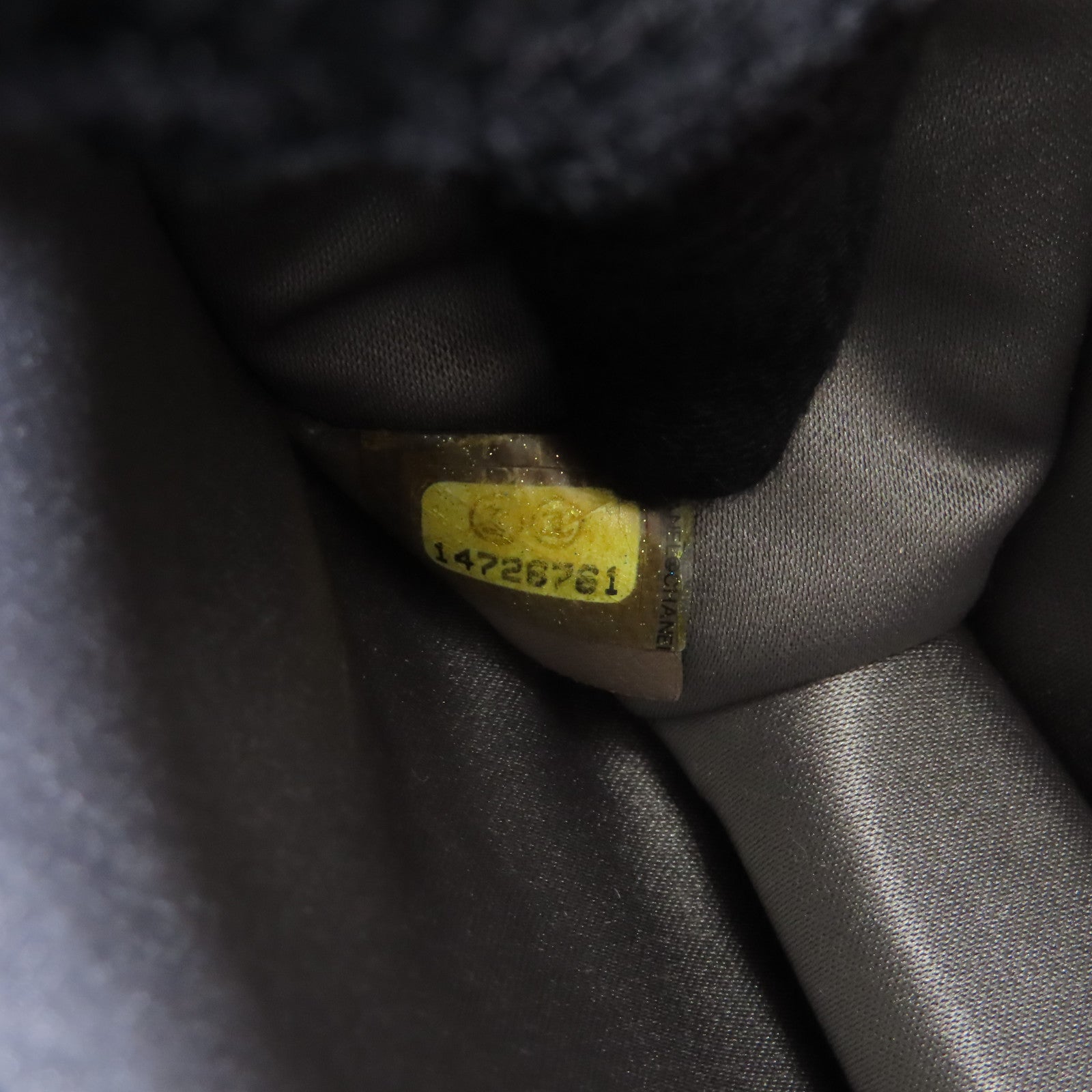 CHANEL 牛皮皮革Chain Shoulder金扣肩背袋黑色