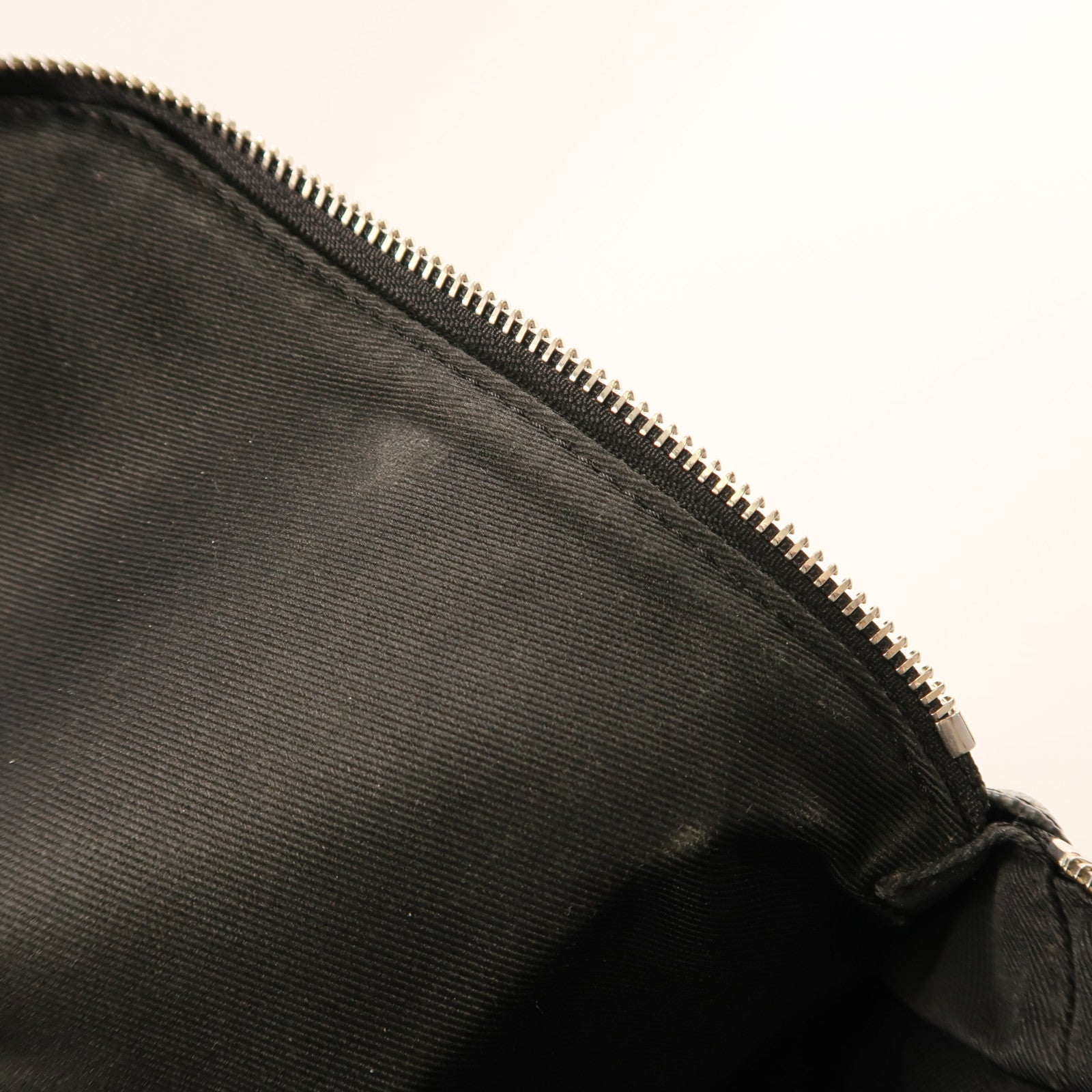 LOUIS VUITTON Damier Graphite Avenue Sling銀扣肩背袋黑色