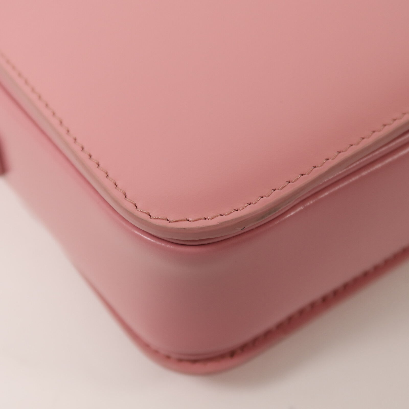 CELINE 【激減優惠】牛皮皮革Teen Triomphe金扣肩背袋