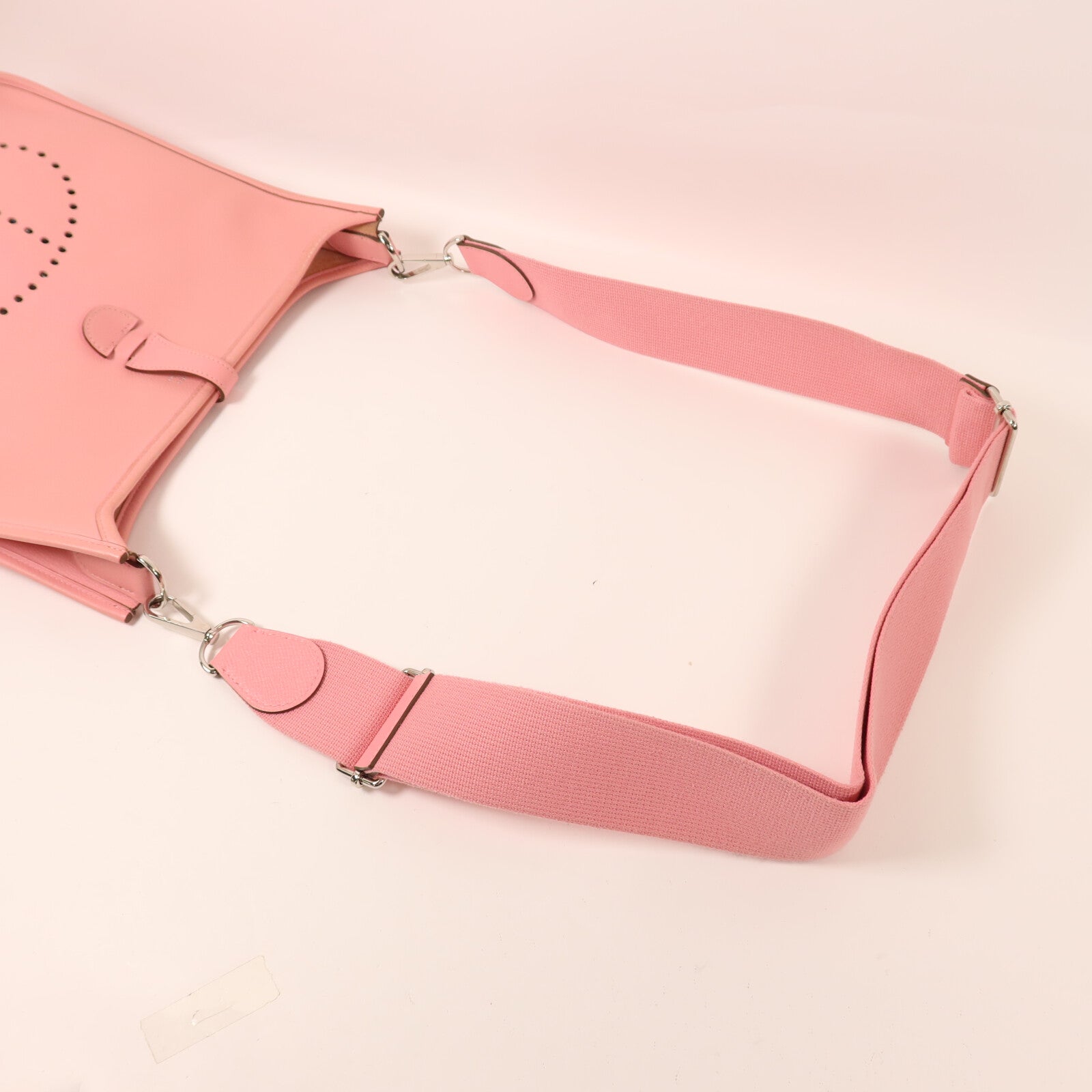 HERMES Epsom皮革Evelyne PM 肩背袋Rose Confetti