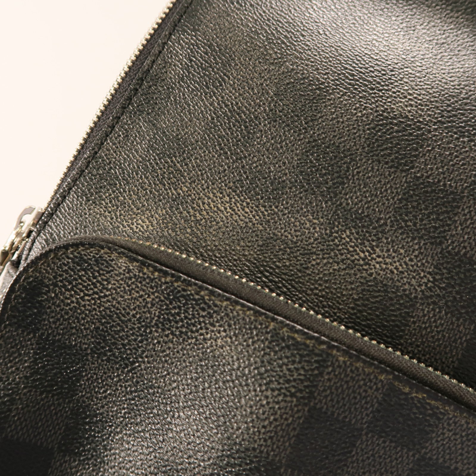 LOUIS VUITTON Damier Graphite Avenue Sling銀扣肩背袋黑色