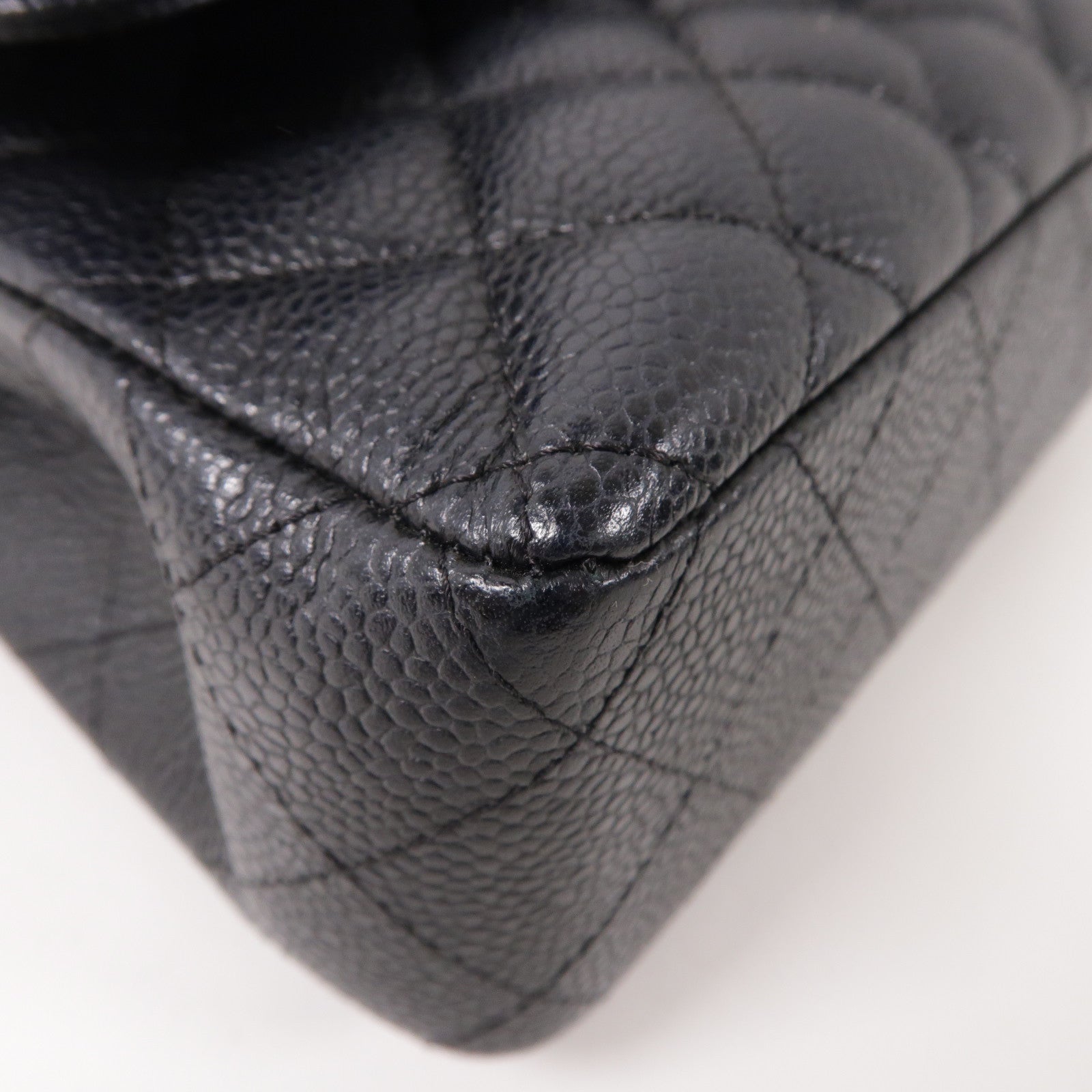 CHANEL 菱格Caviar皮革Classic Flap 23cm銀扣鏈帶肩背袋黑色