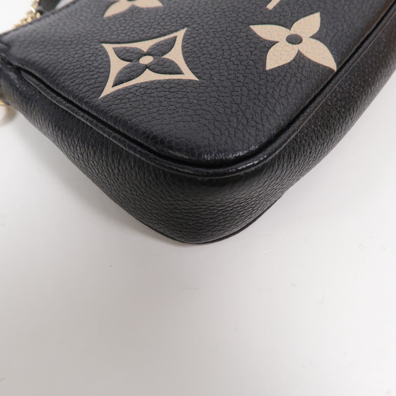 LOUIS VUITTON Monogram Empreinte Mini Pochette金扣鏈帶手挽袋
