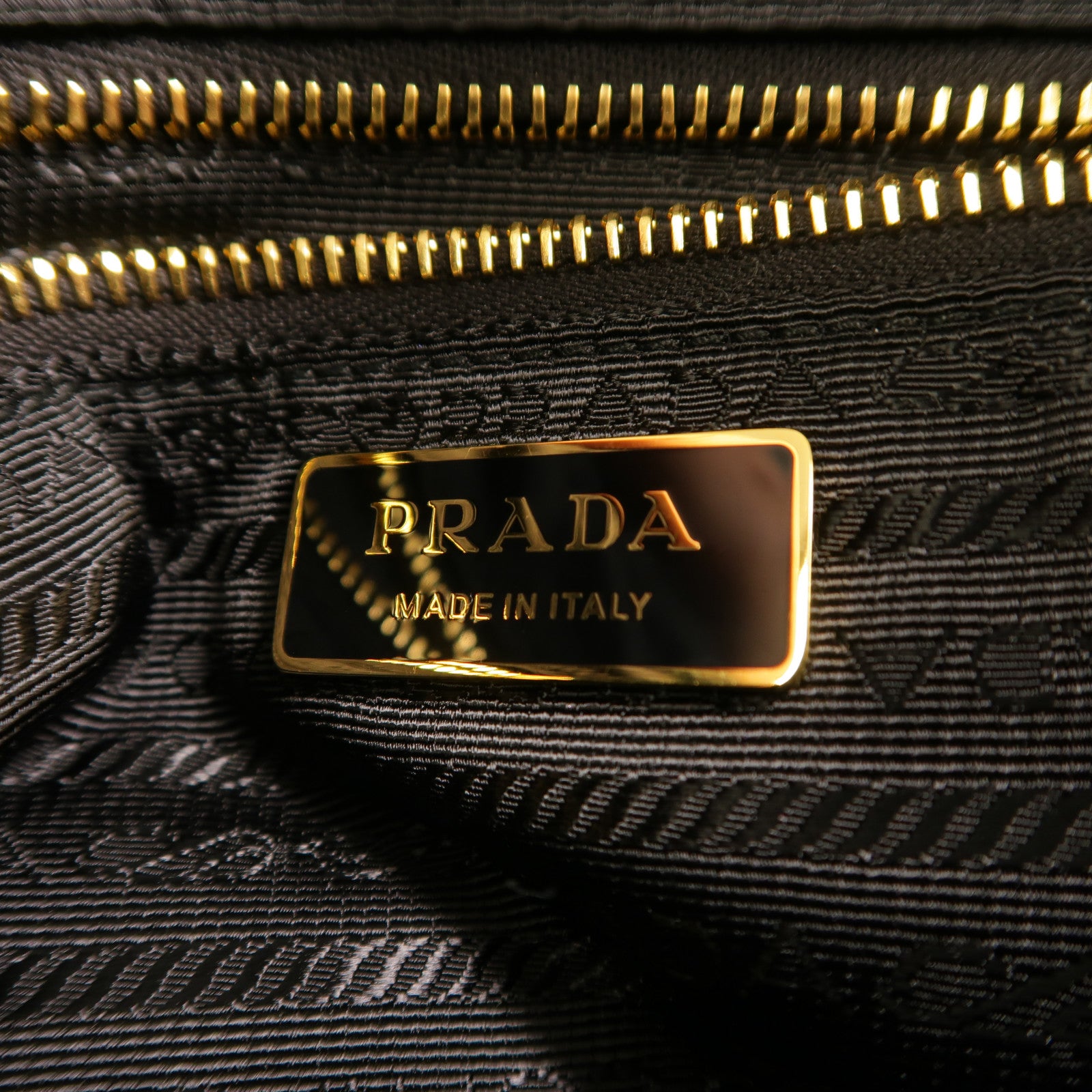 PRADA 牛皮皮革Explore Large手挽肩背兩用袋