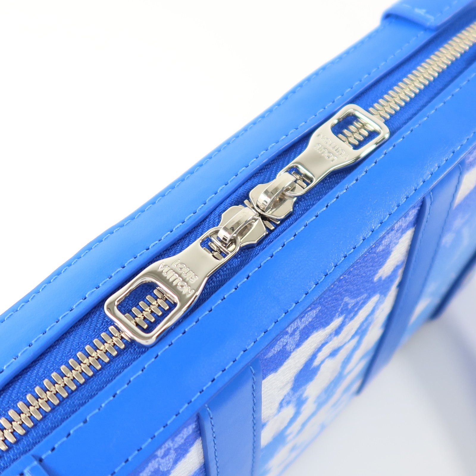 LOUIS VUITTON Monogram Clouds Soft Trunk Wallet銀扣肩背袋