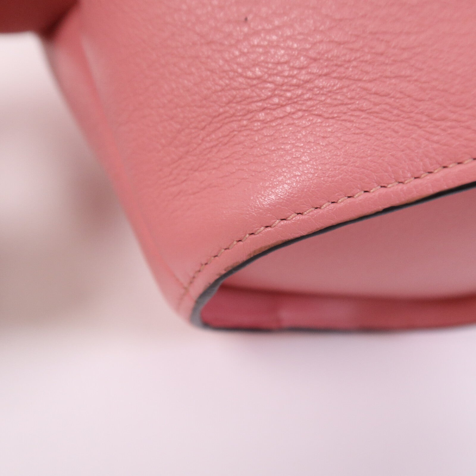 LOEWE 牛皮皮革Shoulder Bag銀扣肩背袋