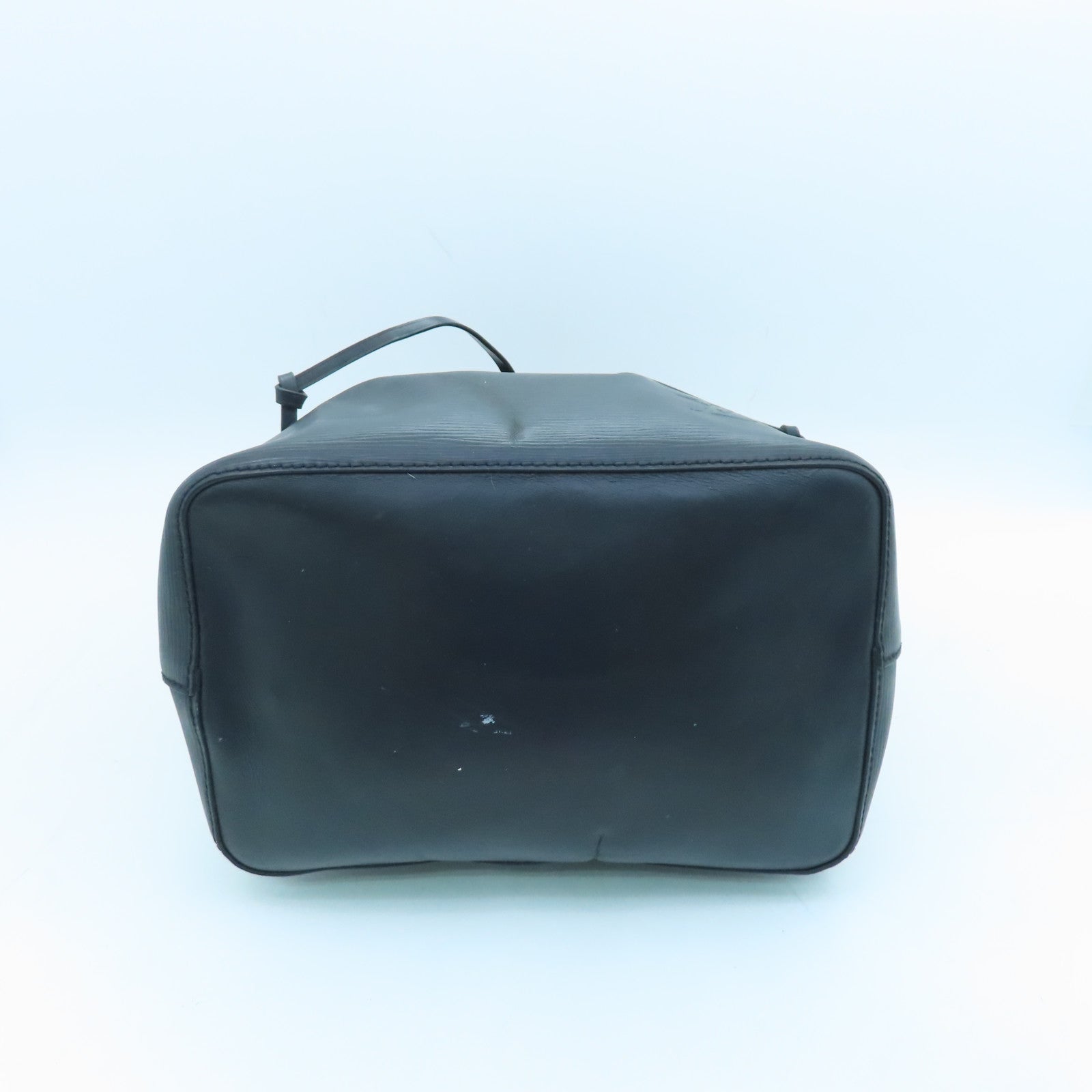 LOUIS VUITTON Epi Neo Noe MM Silver Buckle Handle Shoulder Backpack Black