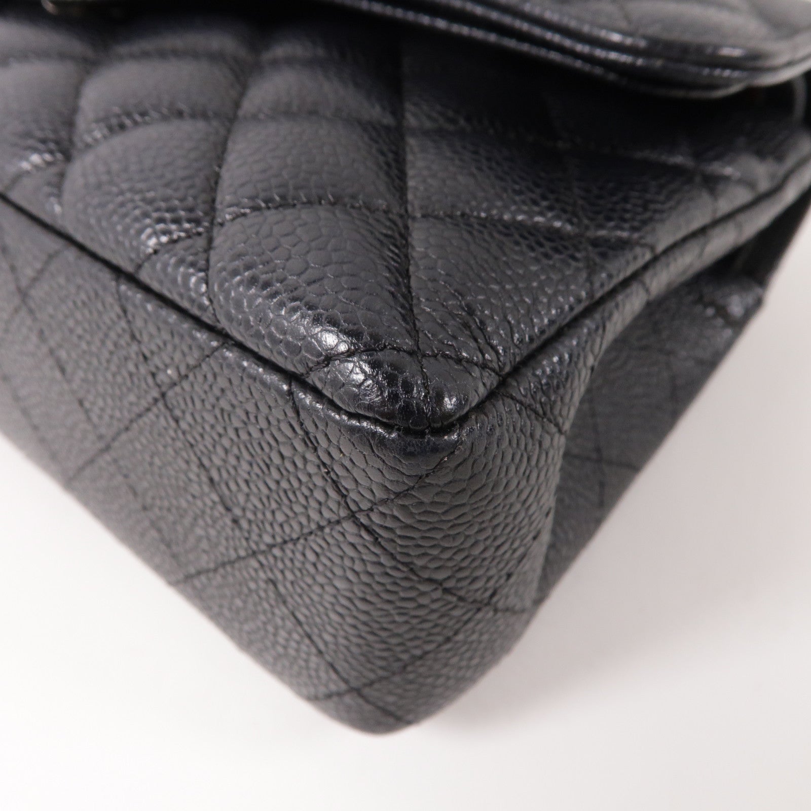 CHANEL 菱格Caviar皮革Classic Flap 23cm銀扣鏈帶肩背袋黑色