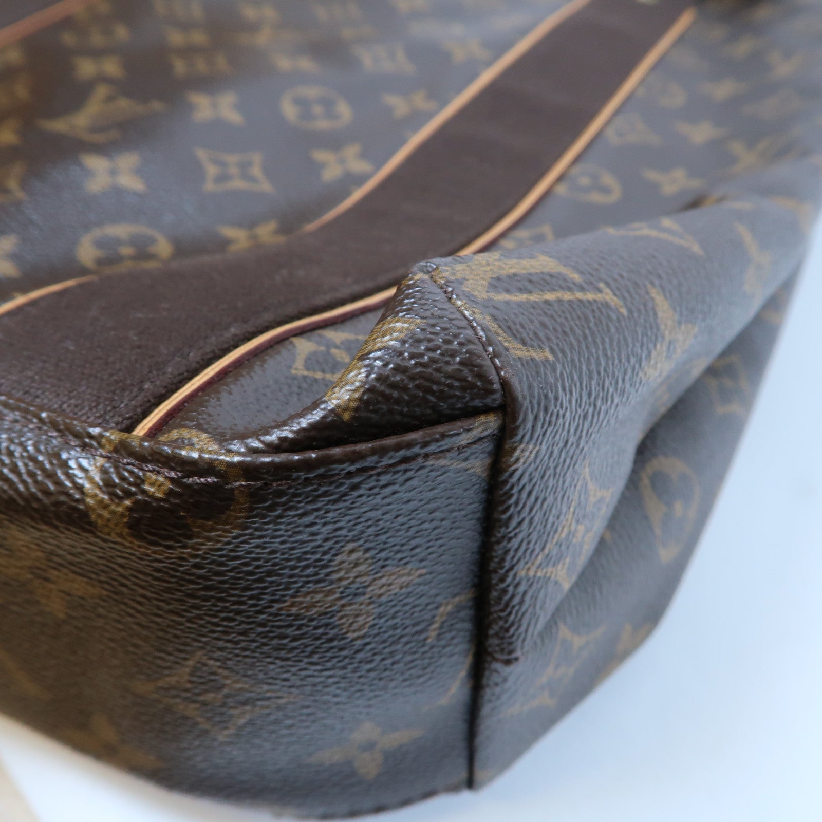 LOUIS VUITTON Monogram Beaubourg金扣手挽袋啡色