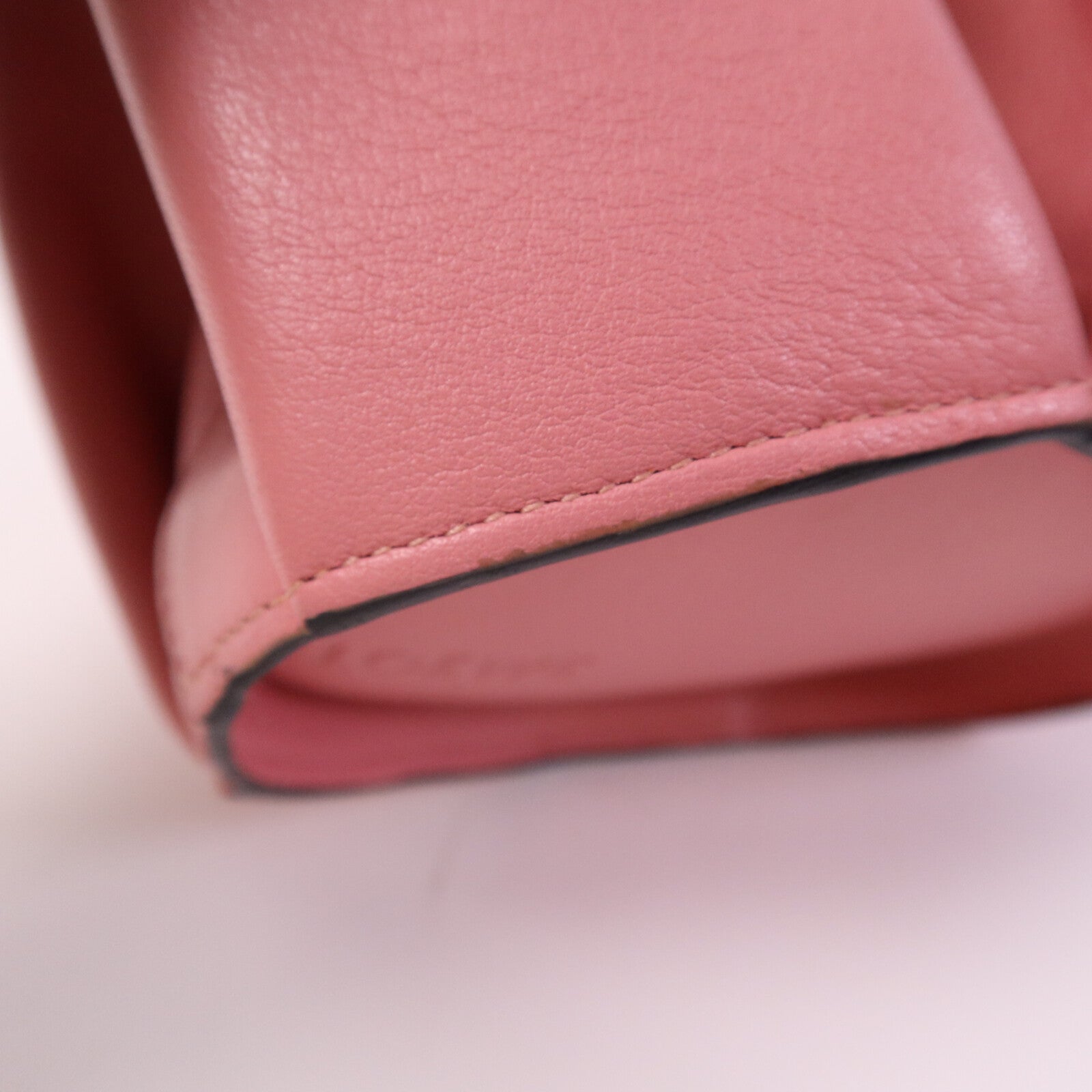 LOEWE 牛皮皮革Shoulder Bag銀扣肩背袋