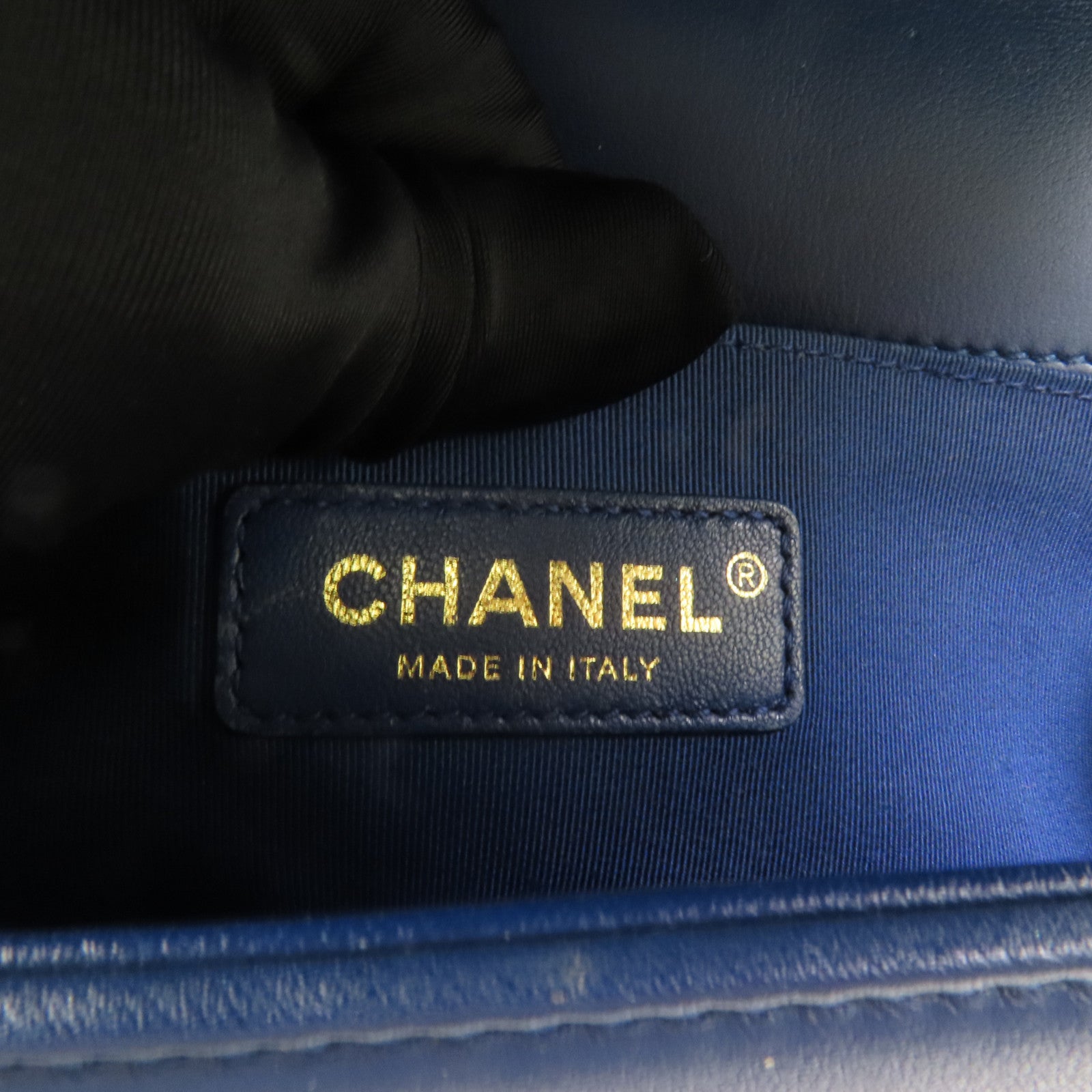 CHANEL 羊皮皮革Boy 20金扣鏈帶肩背袋