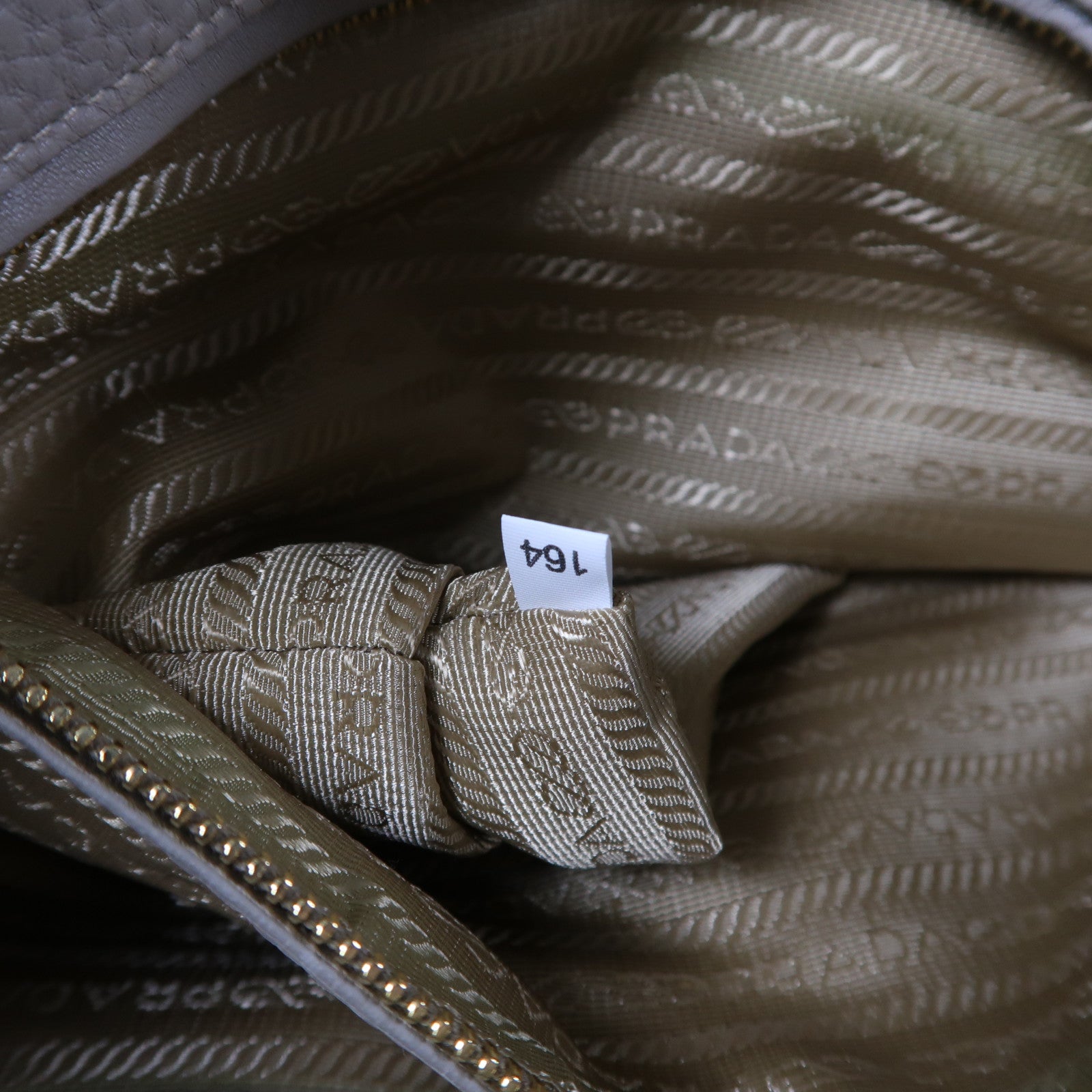 PRADA 牛皮皮革Shoulder Tote金扣肩背袋灰色