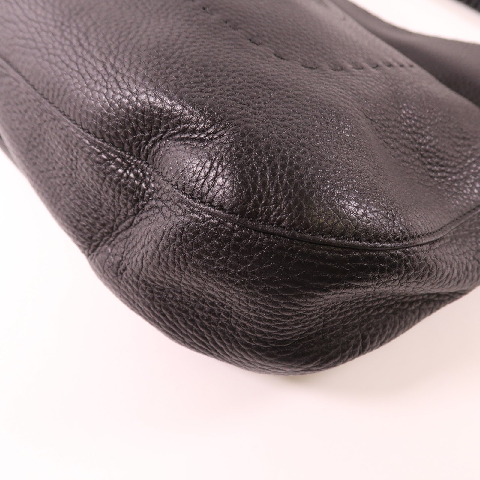 FENDI 牛皮皮革Shoulder Bag金扣肩背袋