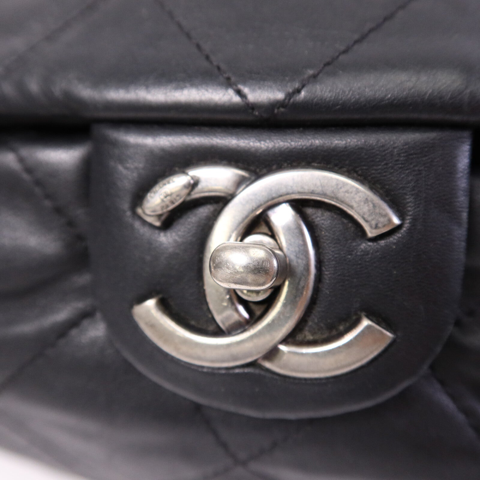 CHANEL 牛皮皮革Chain Shoulder銀扣鏈帶肩背袋