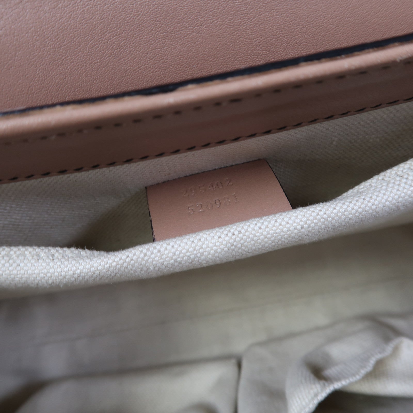 GUCCI 牛皮皮革Shoulder Bag金扣鏈帶肩背袋粉紅色